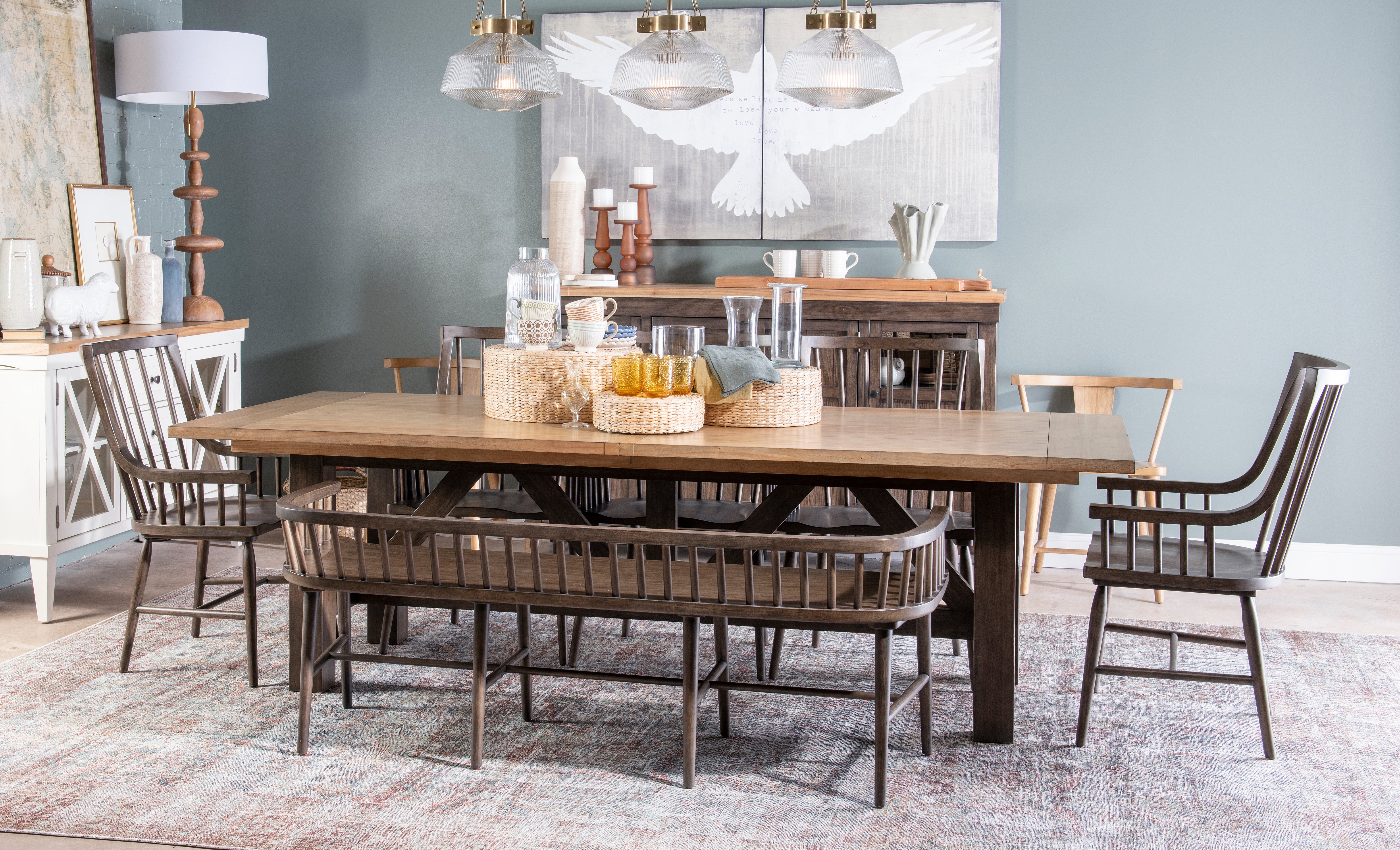 Trisha Yearwood XXX's & OOO's 5-Piece Arm Chair Dining Set