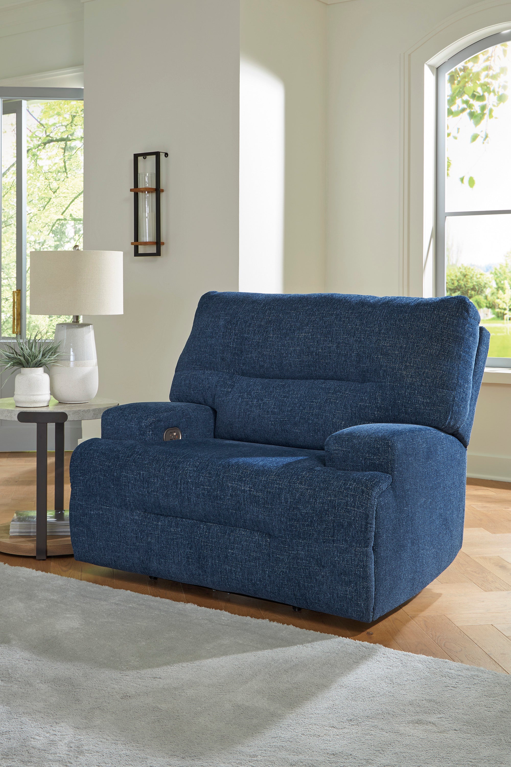 Acklen Place Wide Seat Power Recliner - Image 4