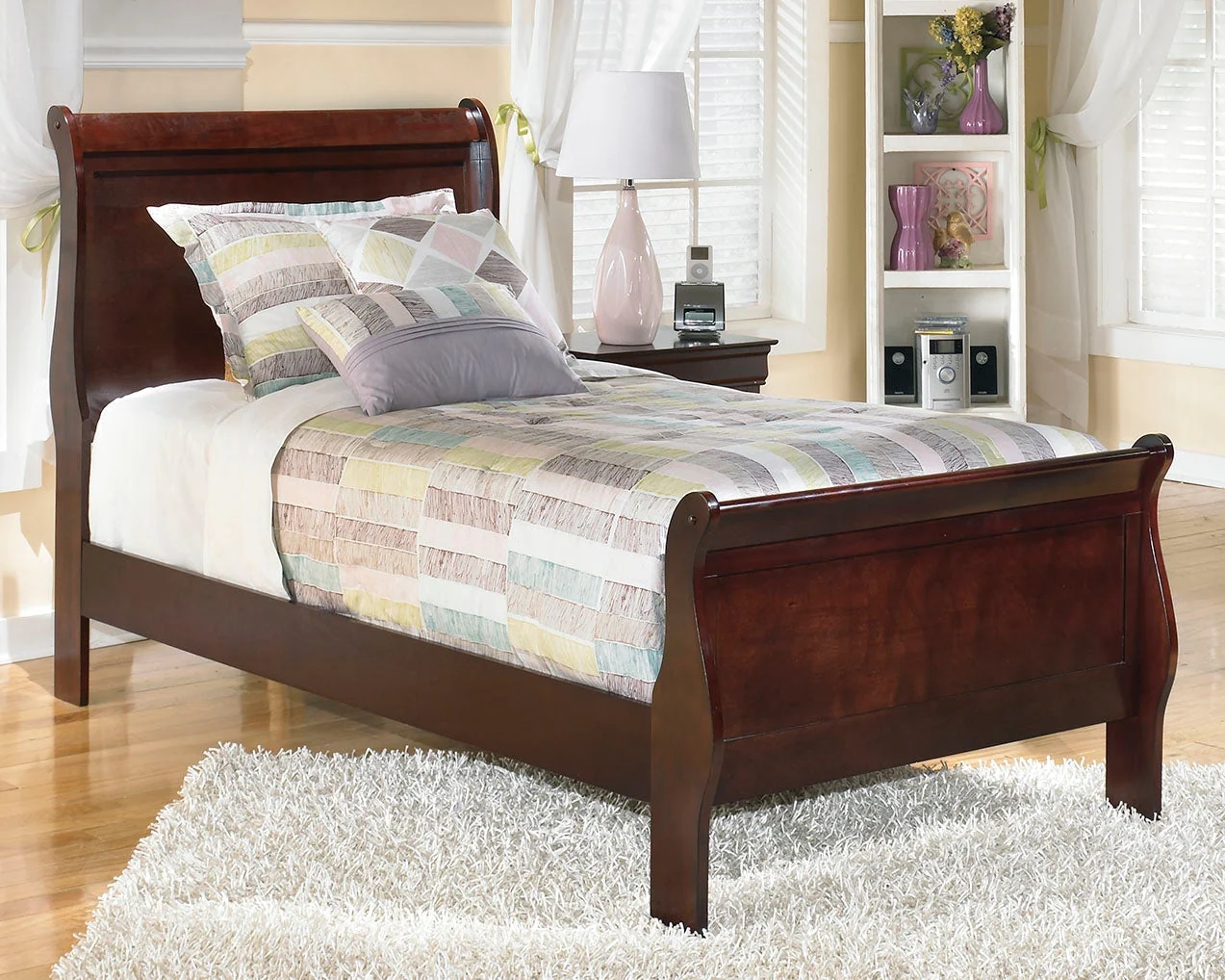 Ashley Alisdair Sleigh Bed - Image 5