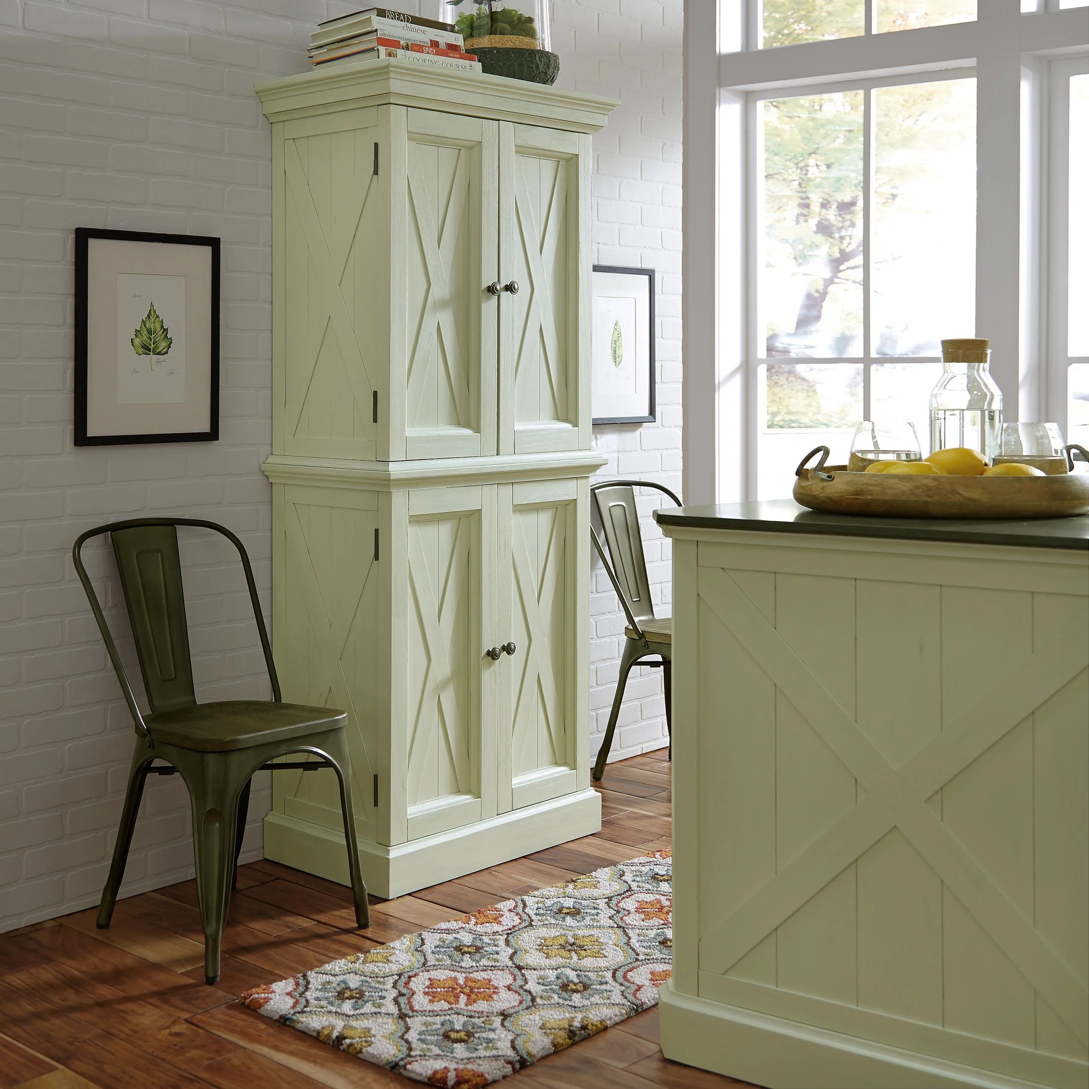 Bay Lodge Pantry - Image 2