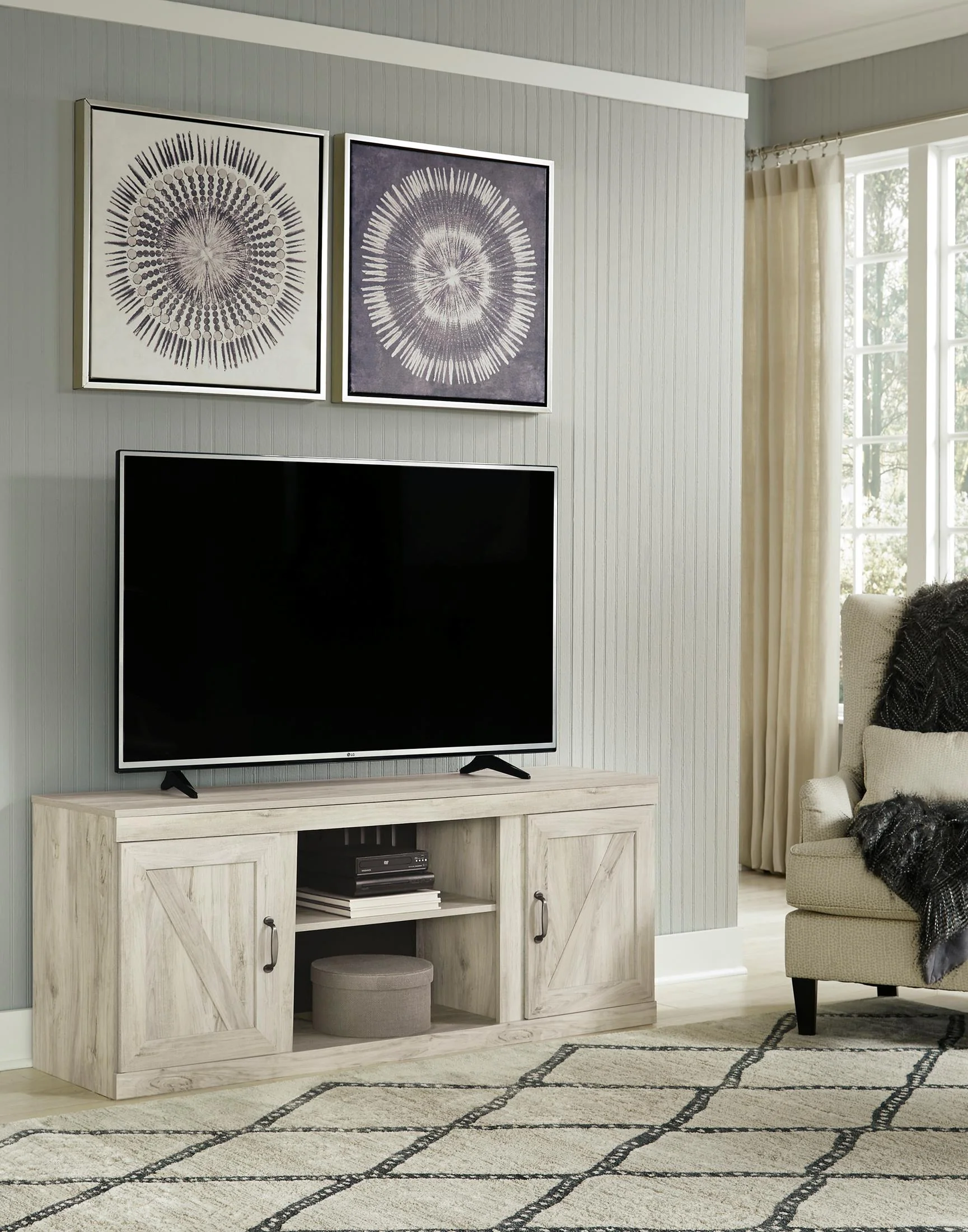 Bellaby 60" TV Stand - Image 4