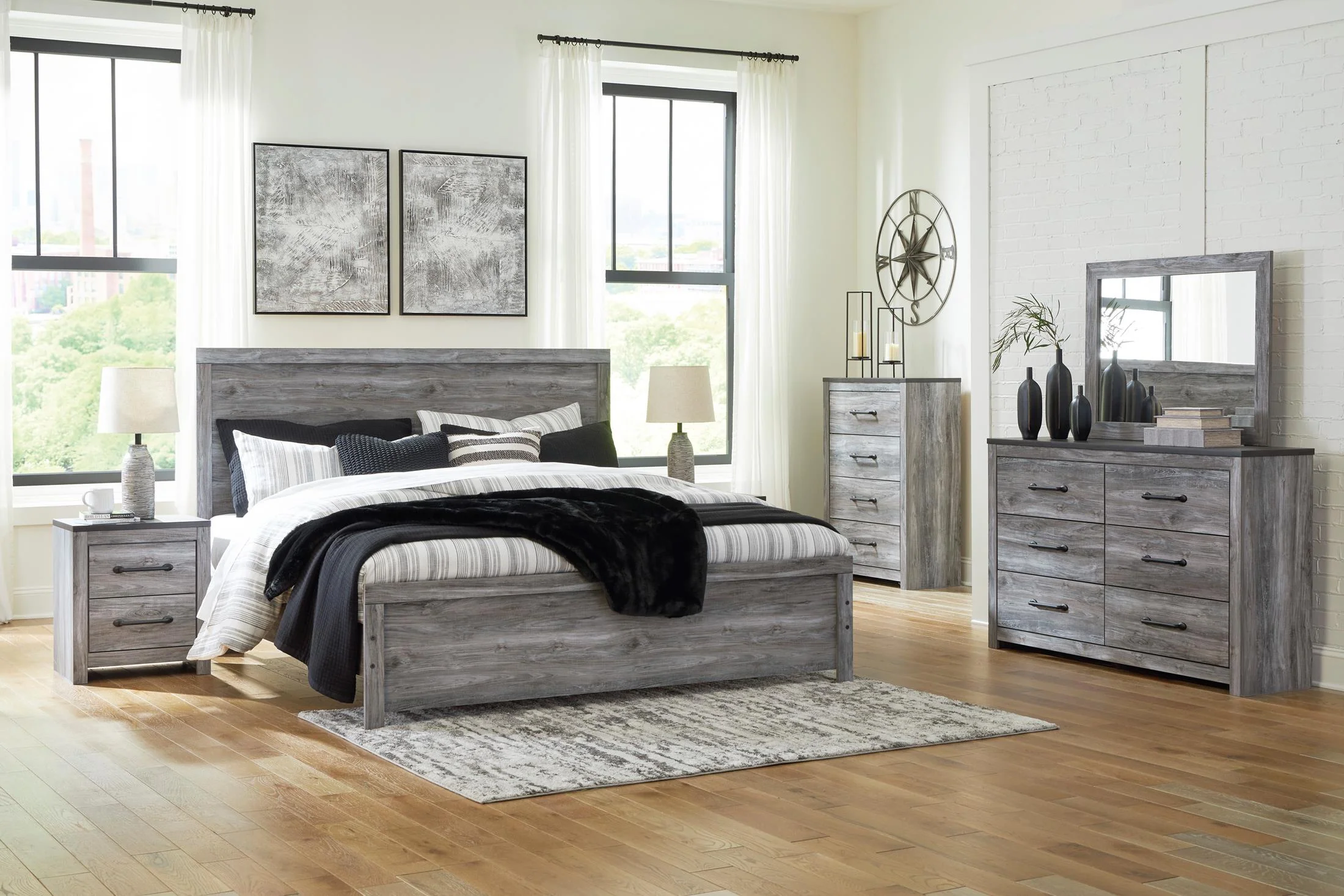 Bronyan Dresser - Image 2
