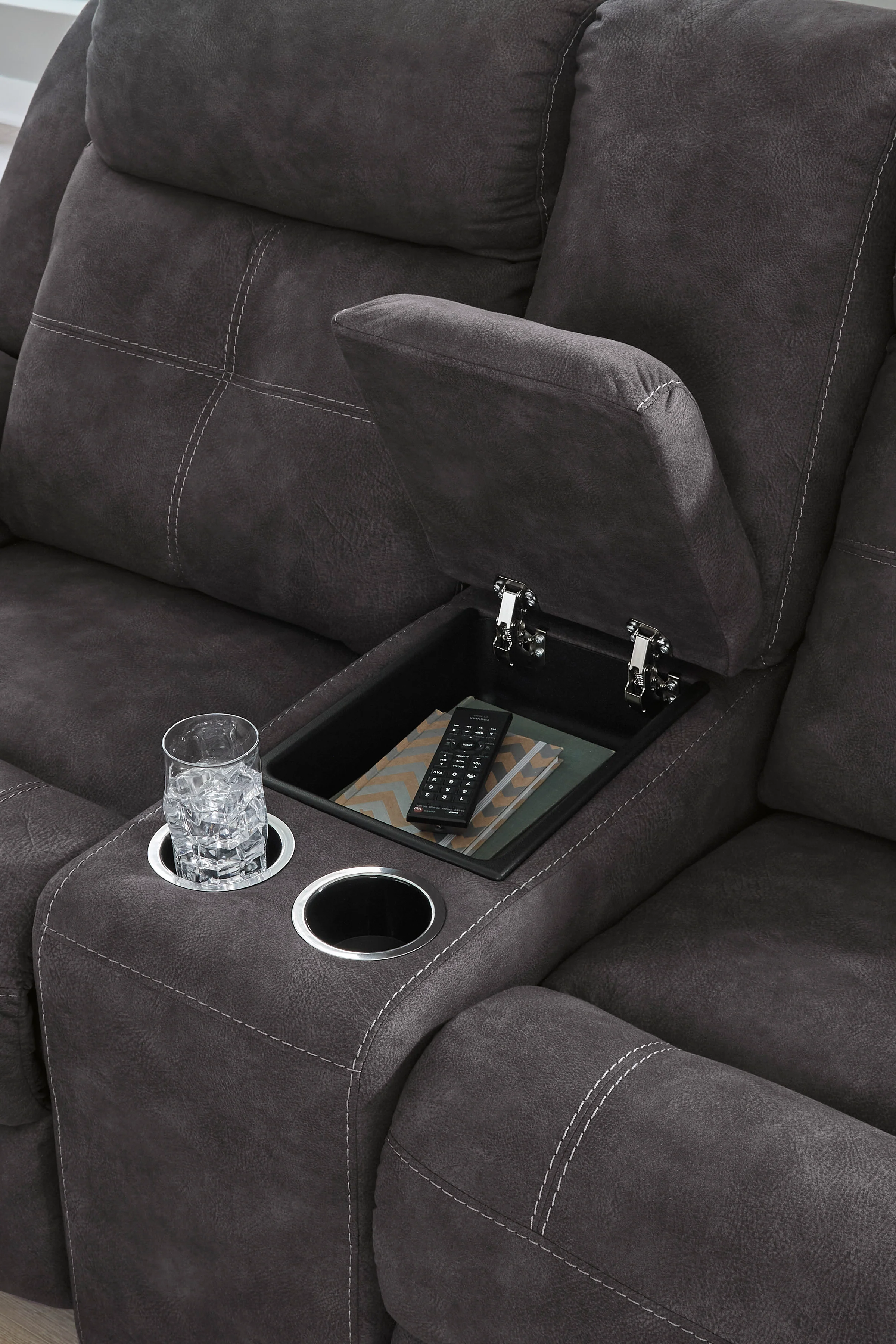 Brysonview Reclining Console Loveseat - Image 8