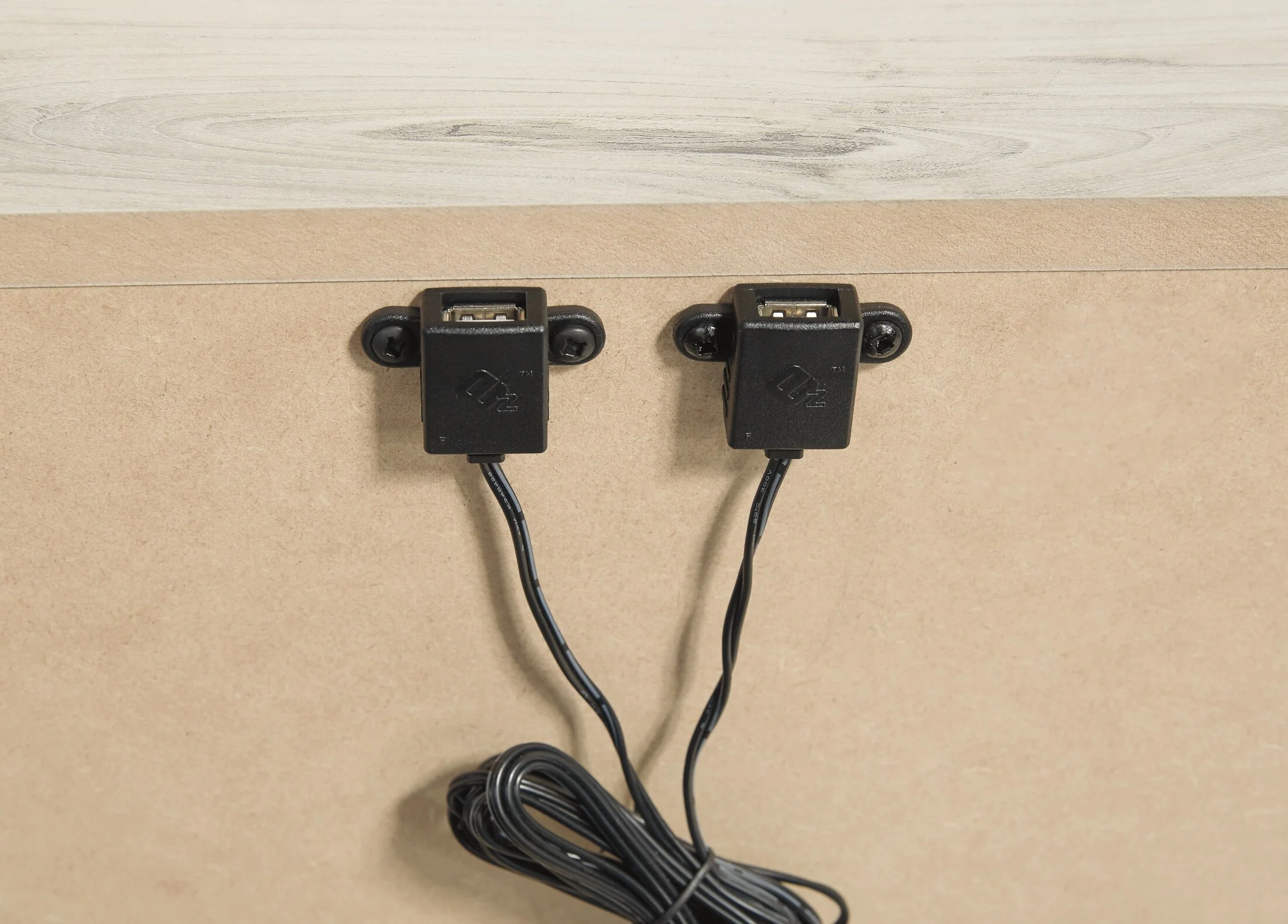 Cambeck Nightstand - Image 6