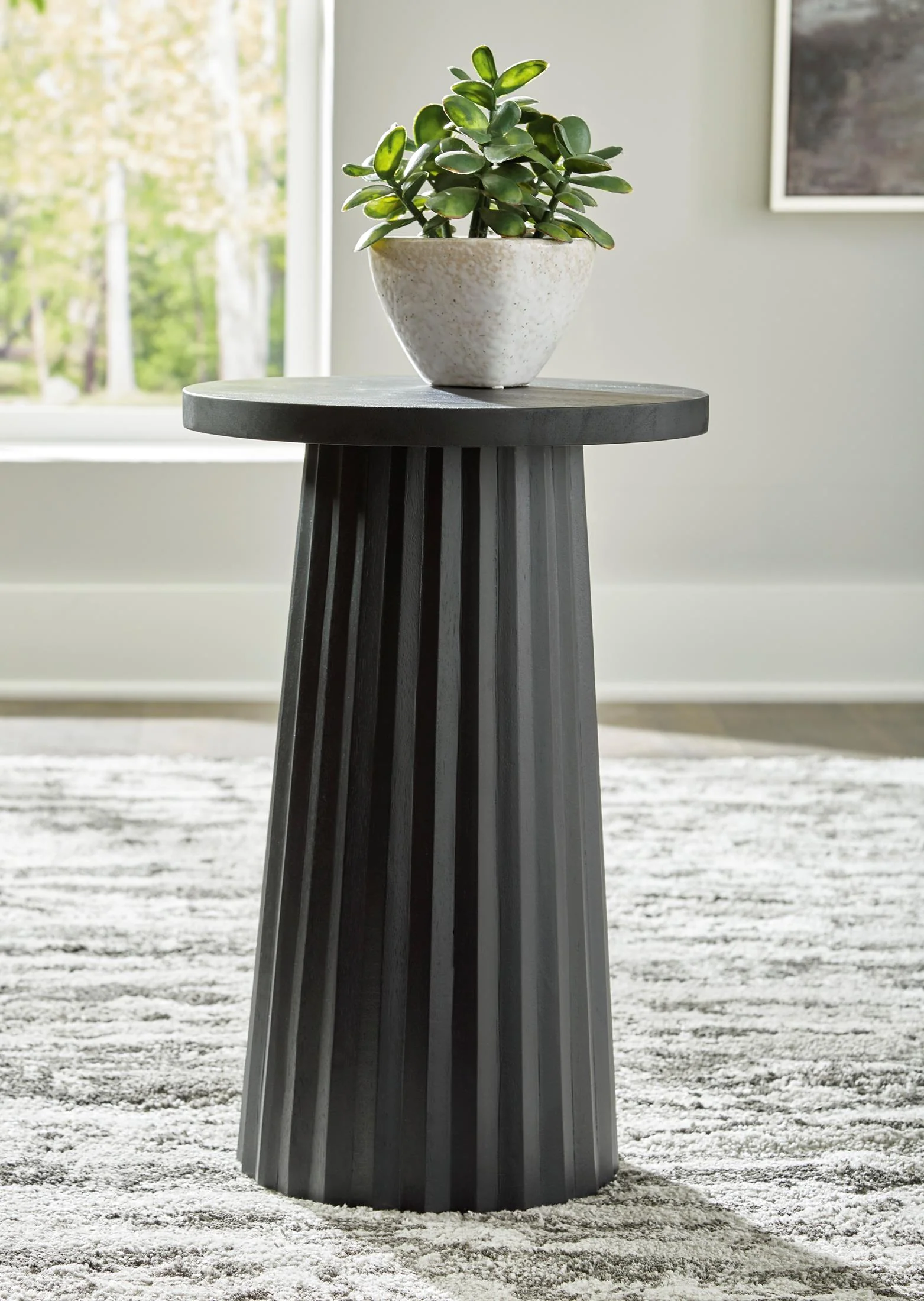 Ceilby Accent Table - Image 6