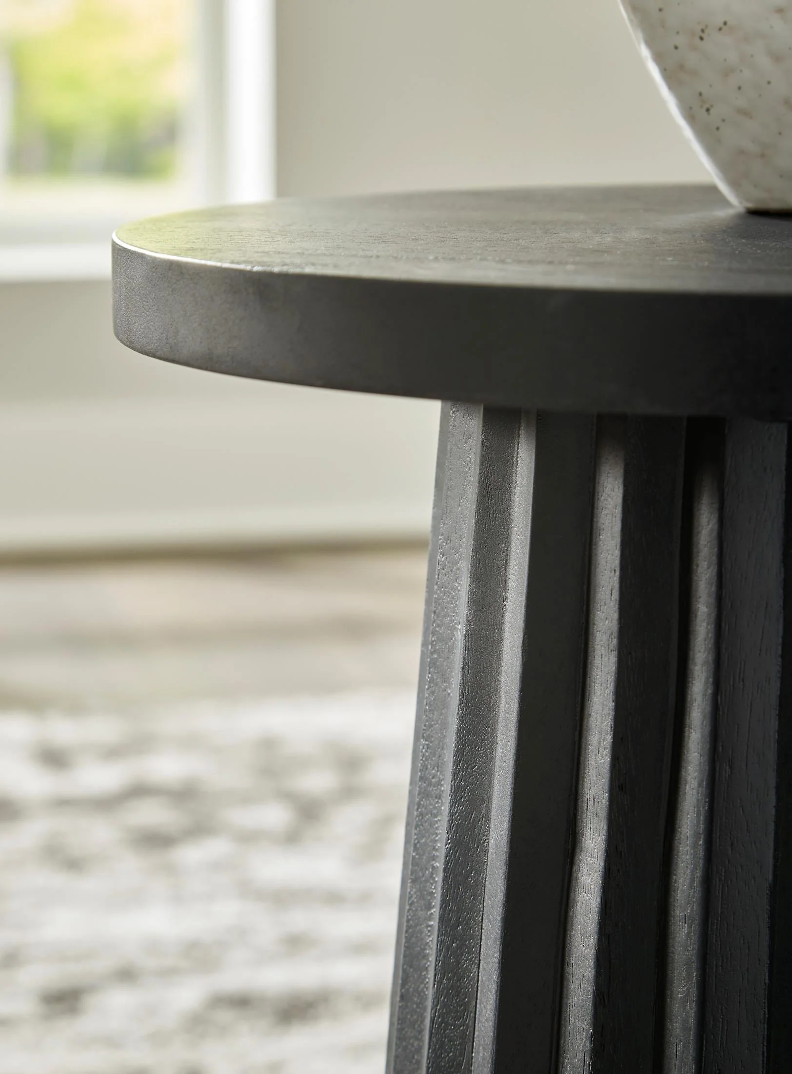 Ceilby Accent Table - Image 8