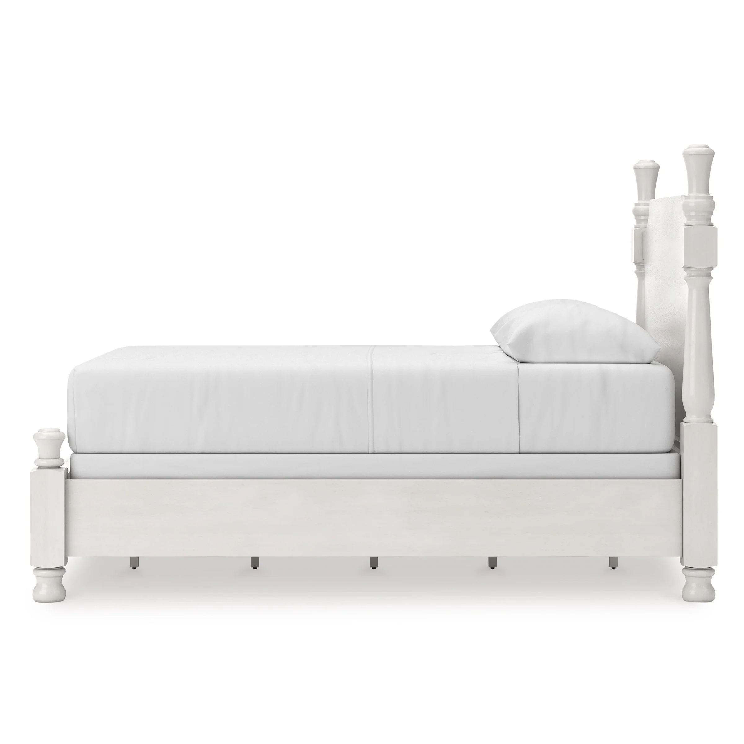 Chadworth Queen Poster Bed - Image 6
