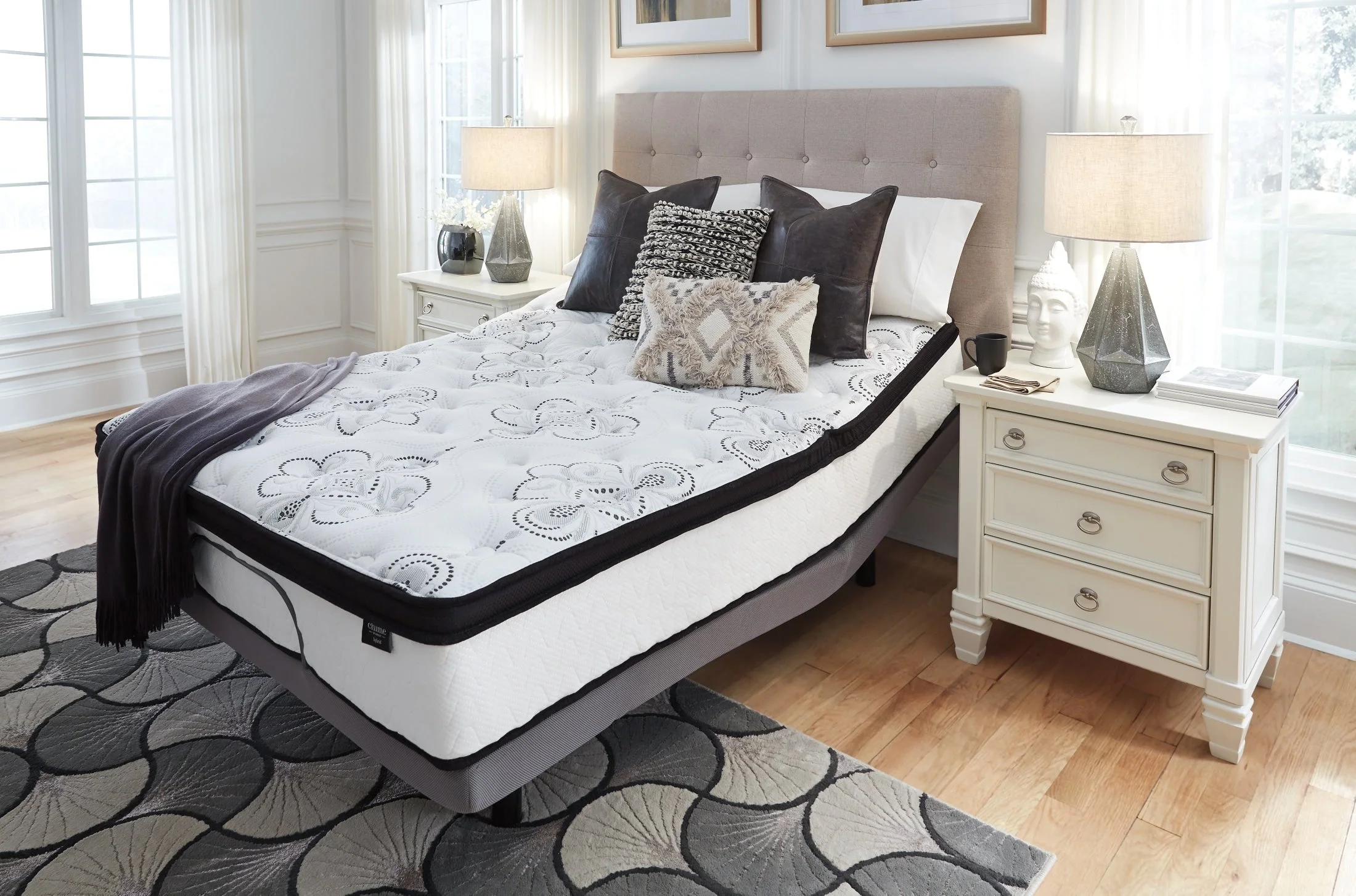 Chime 12 Inch Hybrid Mattress In a Box - Image 17