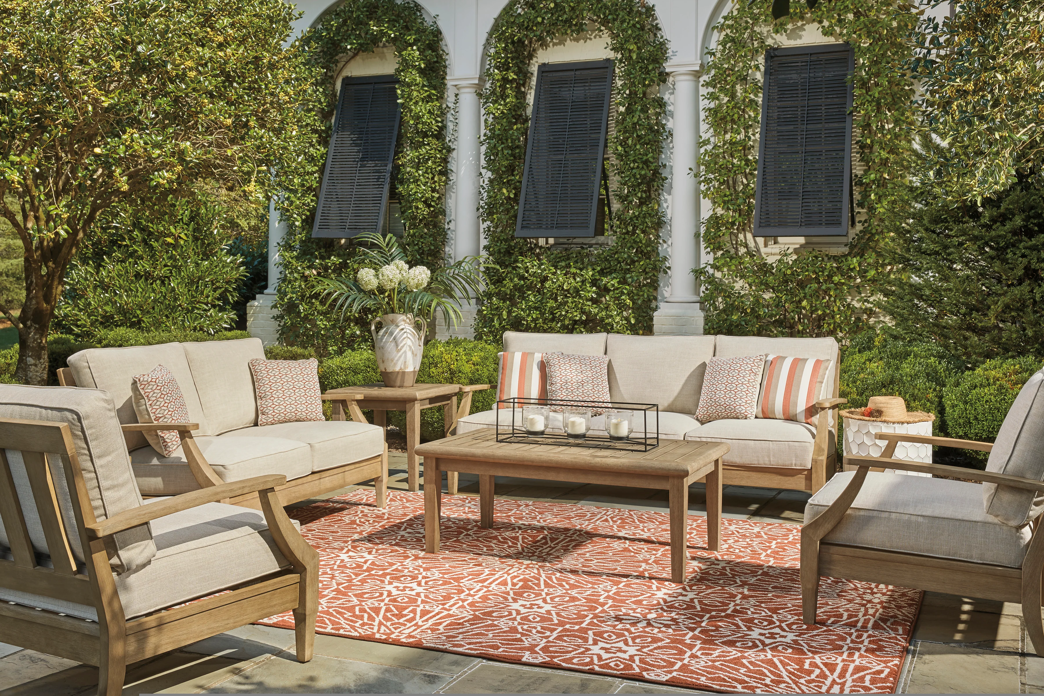 Clare View Loveseat with Cushion - Image 9