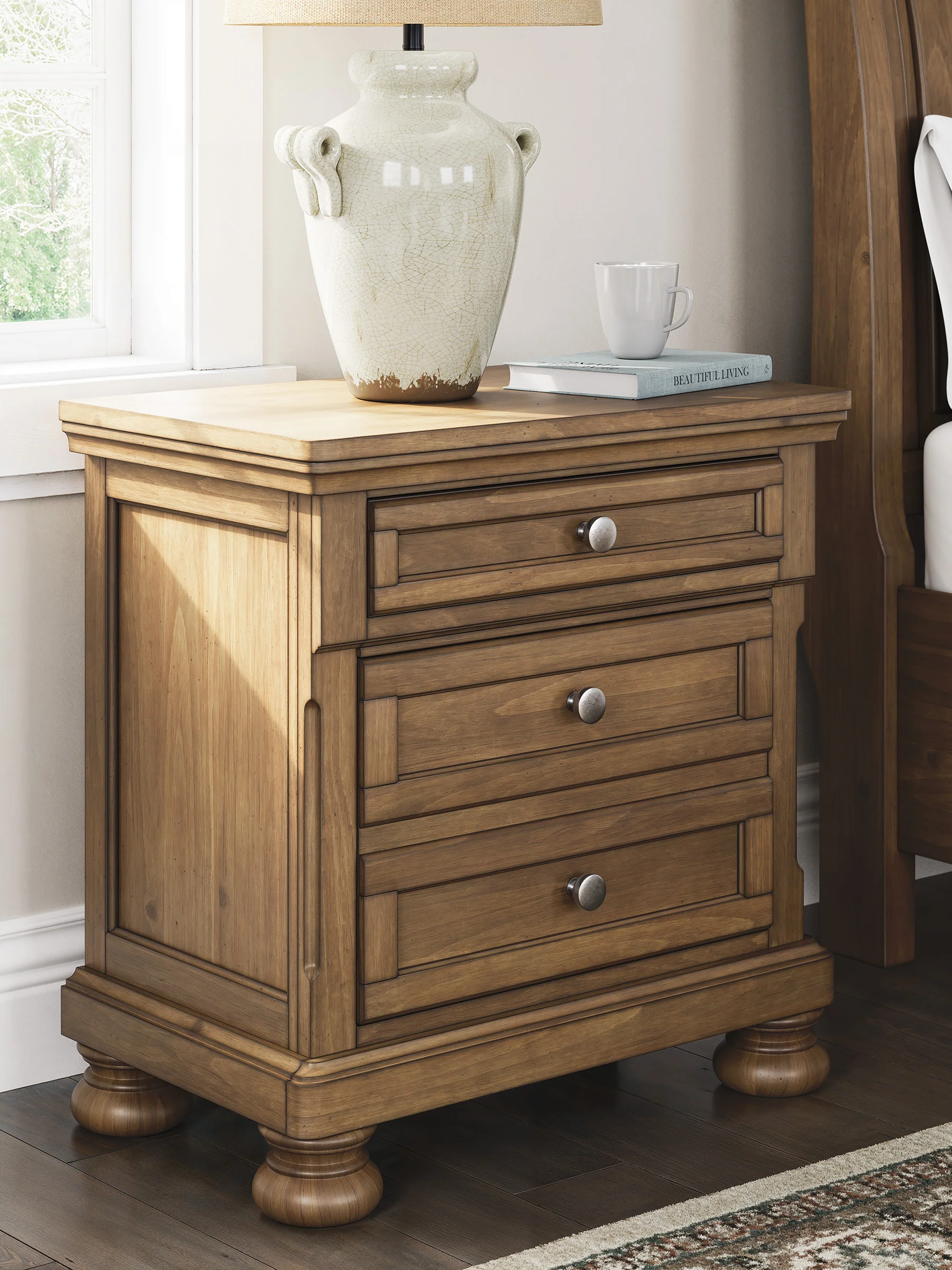 Vandenmore Nightstand - Image 2