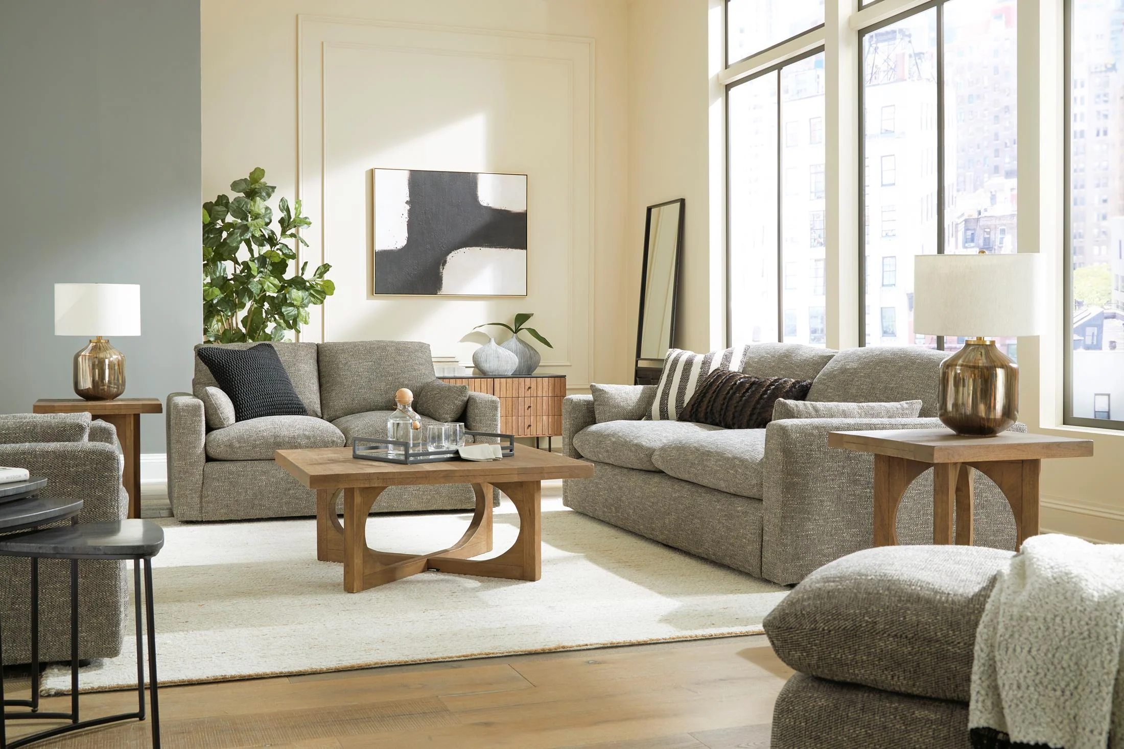 Dramatic Loveseat - Image 2