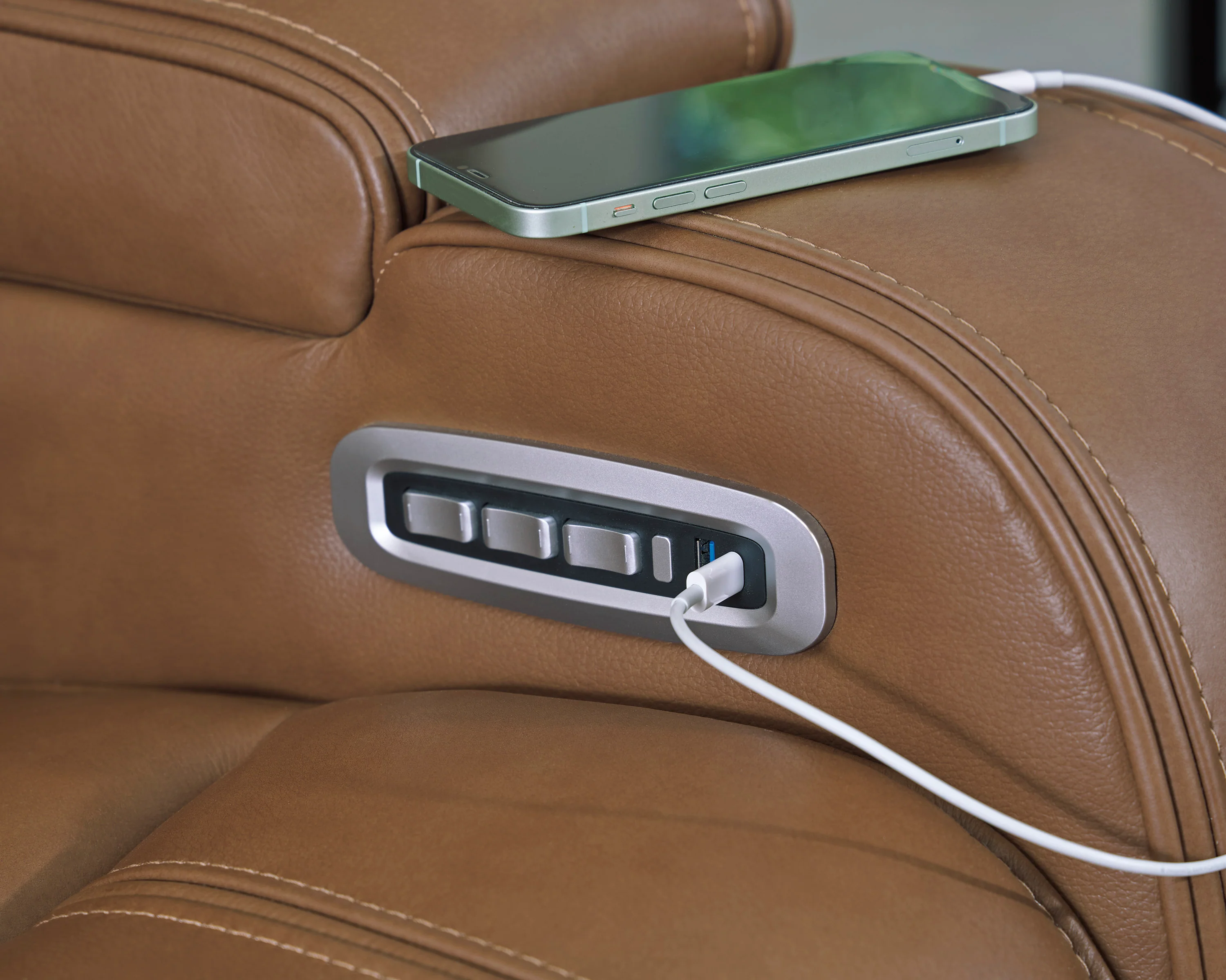 Dreamer Power Reclining Console Loveseat with Audio Seating - Image 9