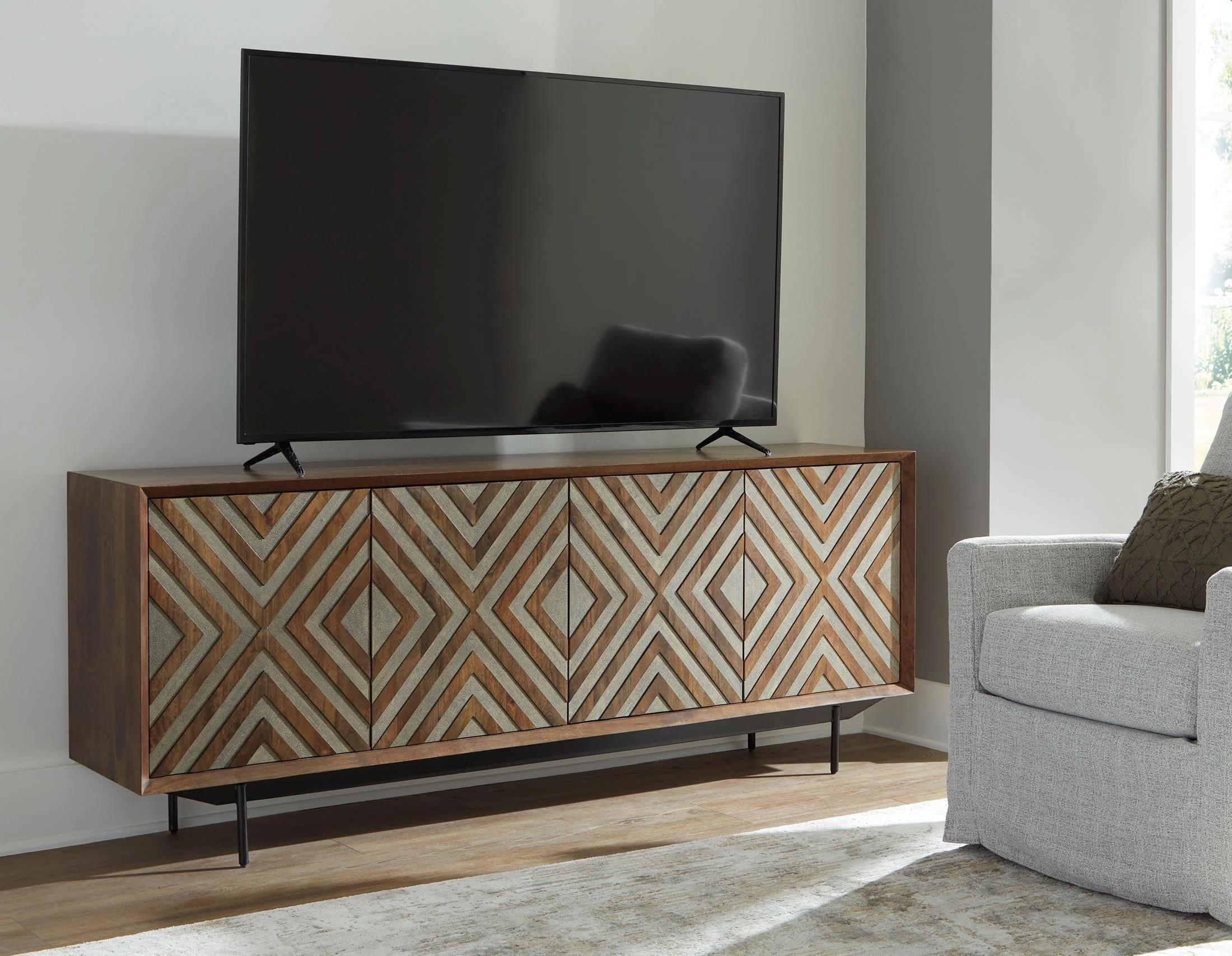 Dreggan Accent Cabinet - Image 5