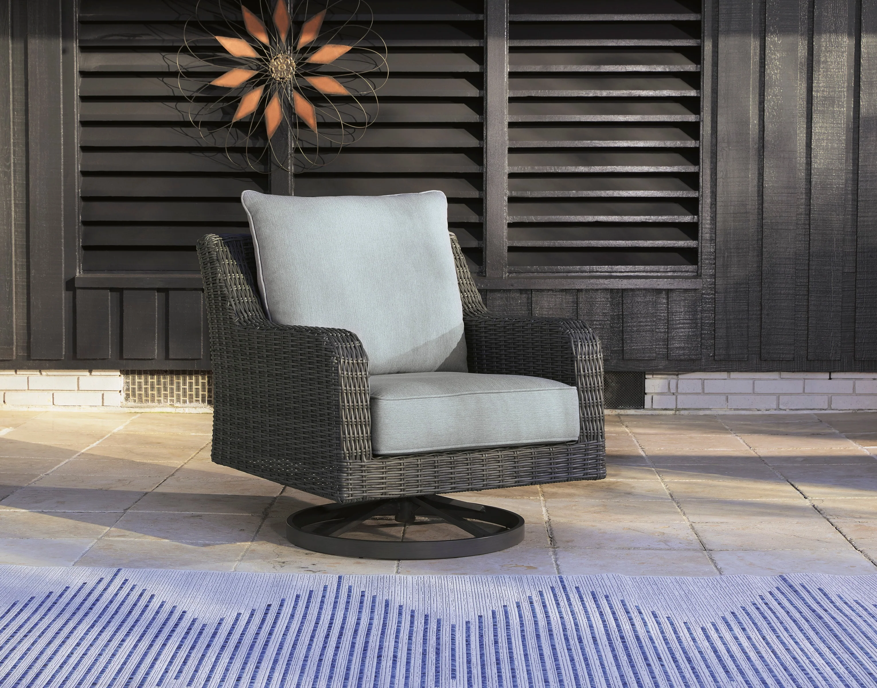 Ashley Elite Park Outdoor Swivel Lounge with Cushion - Image 7