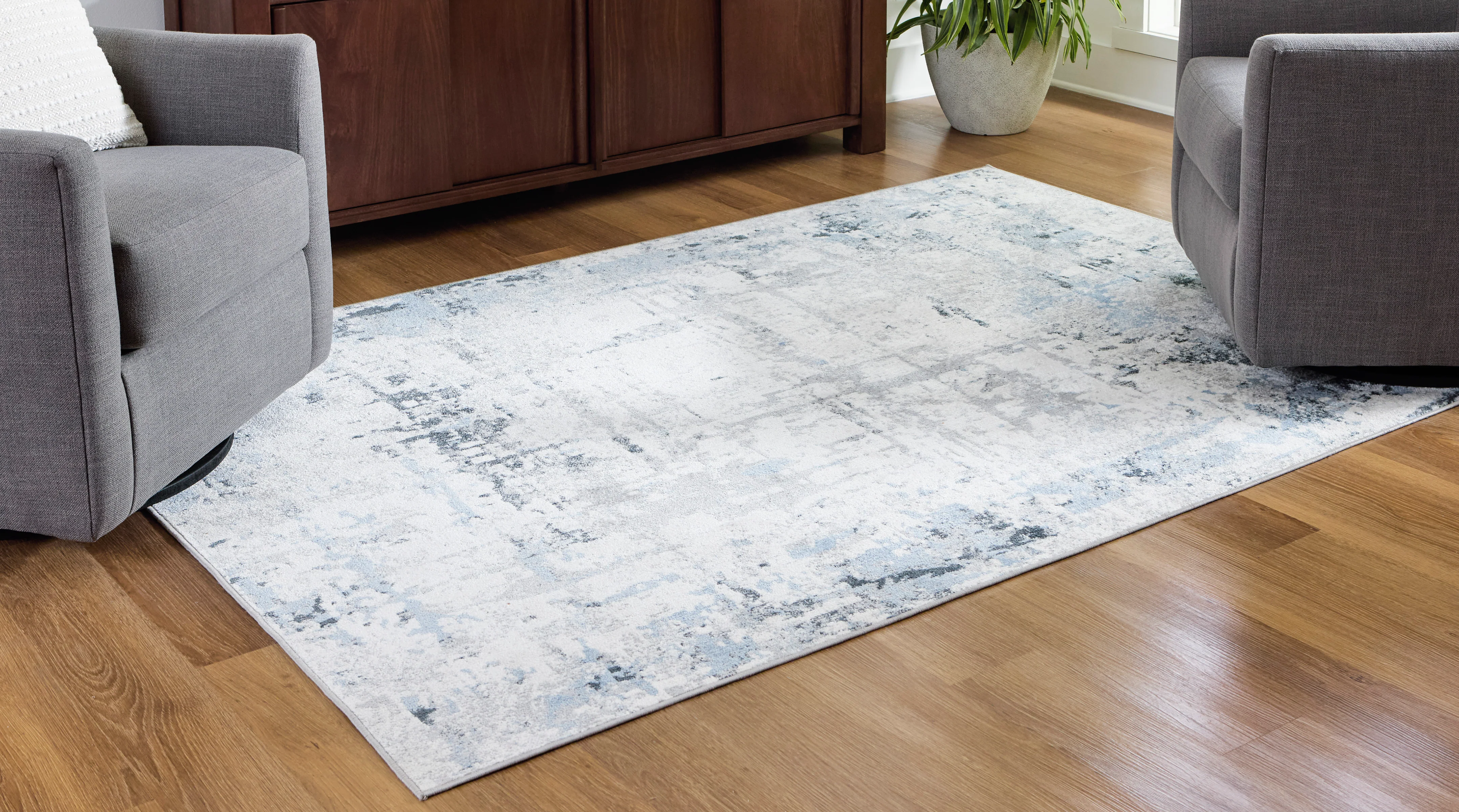 Emertonly Rug - Image 2