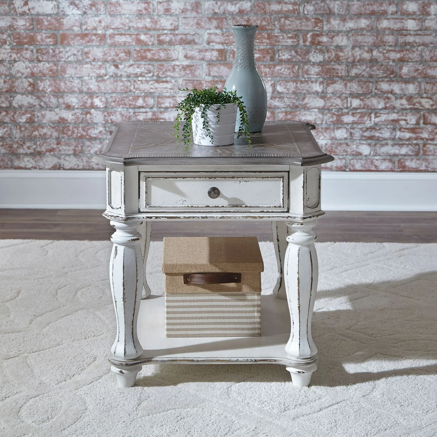 Della End Table - Image 2
