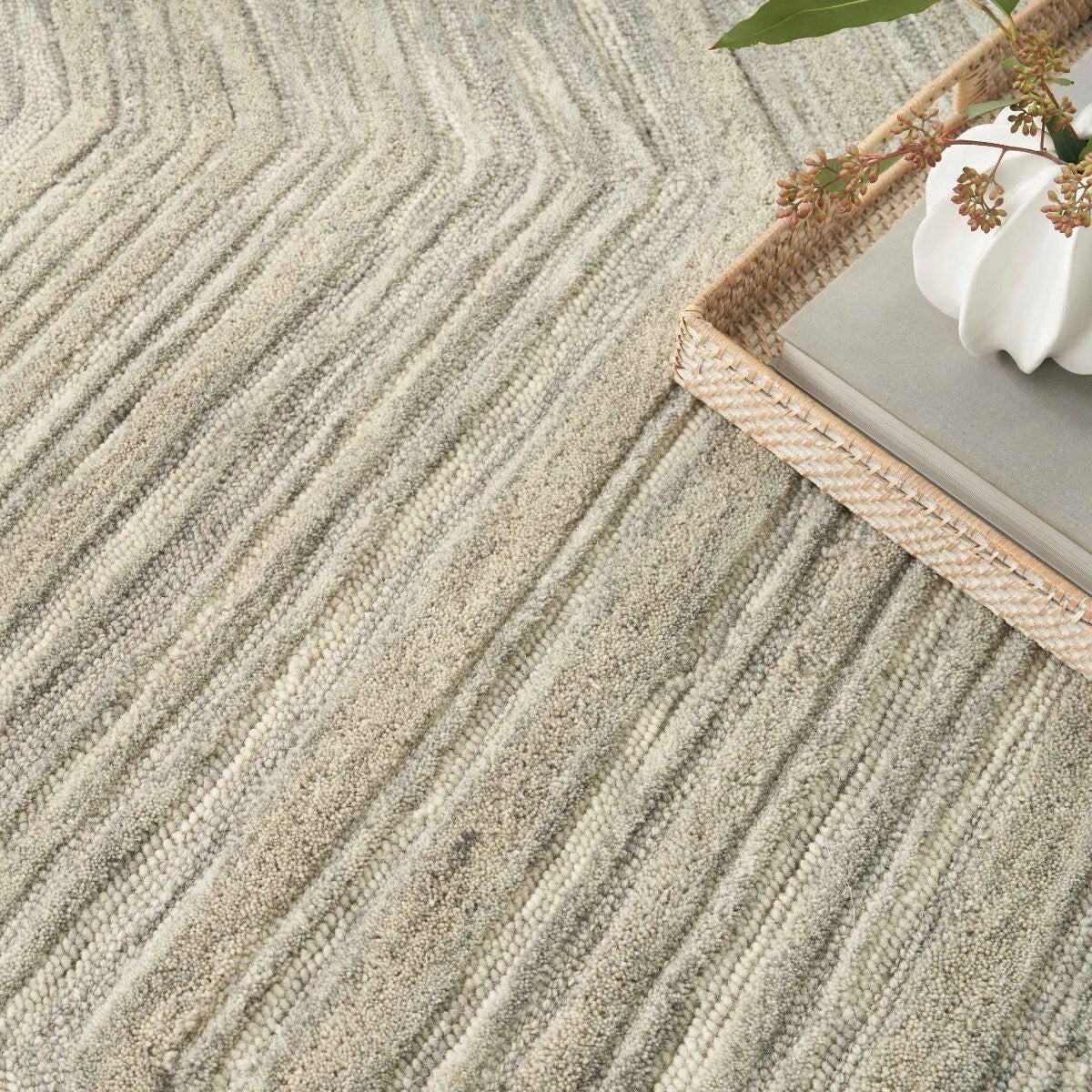 Graceful Patterned Rug - Image 11