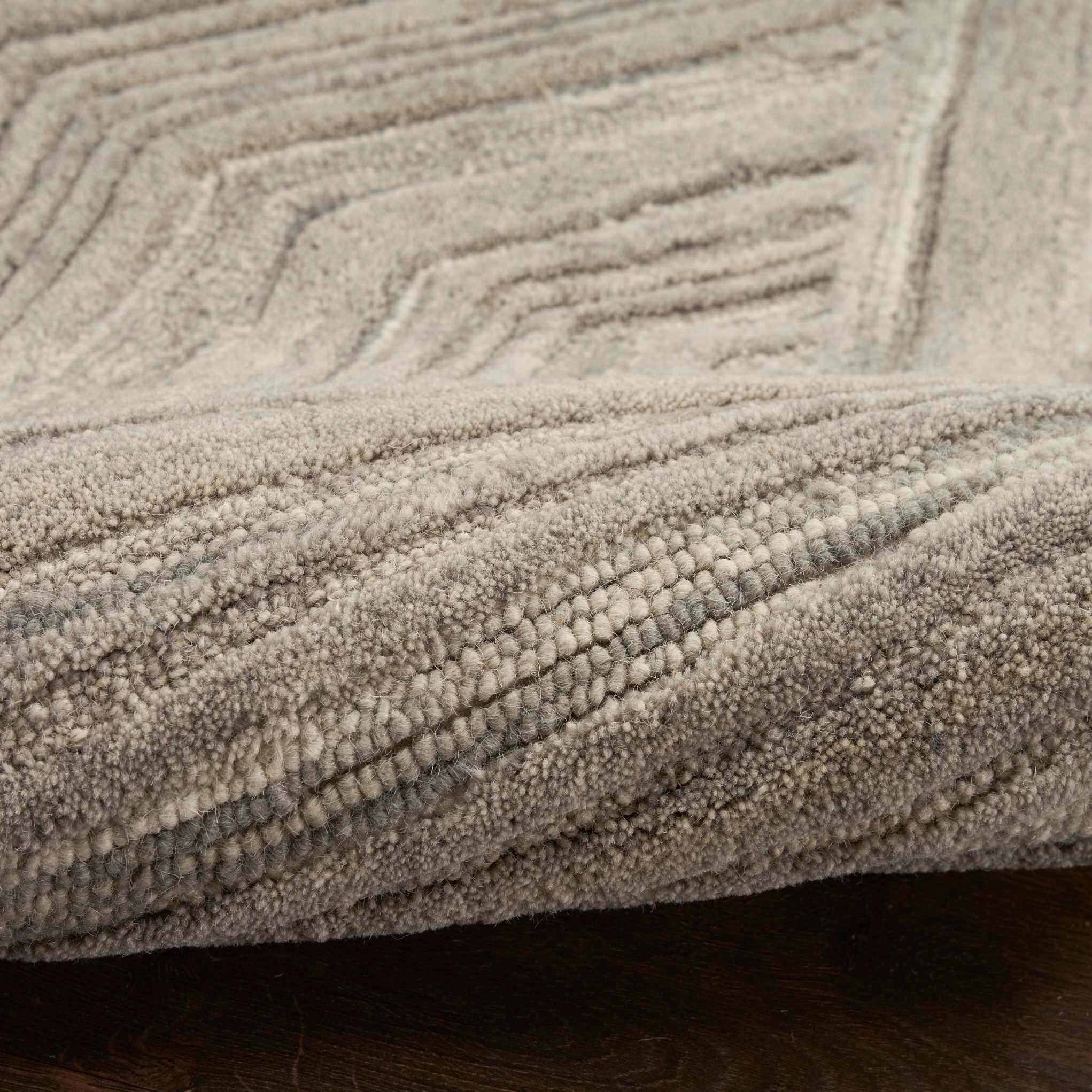 Graceful Patterned Rug - Image 13