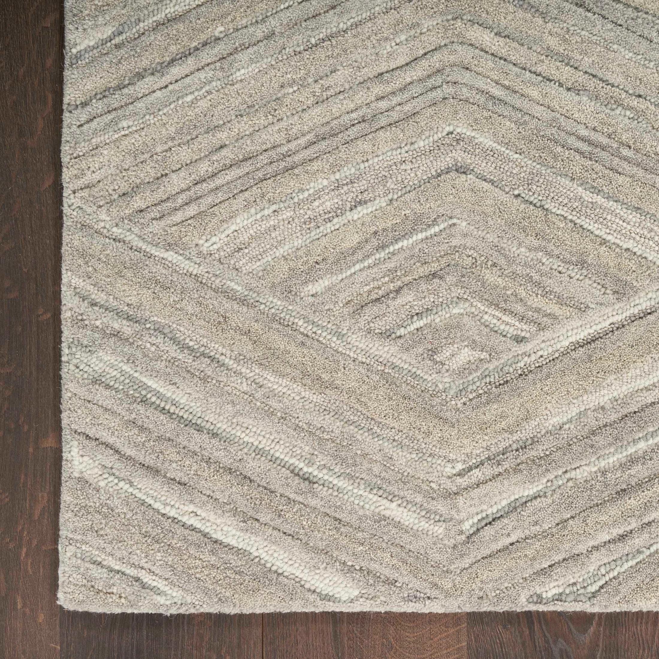 Graceful Patterned Rug - Image 15