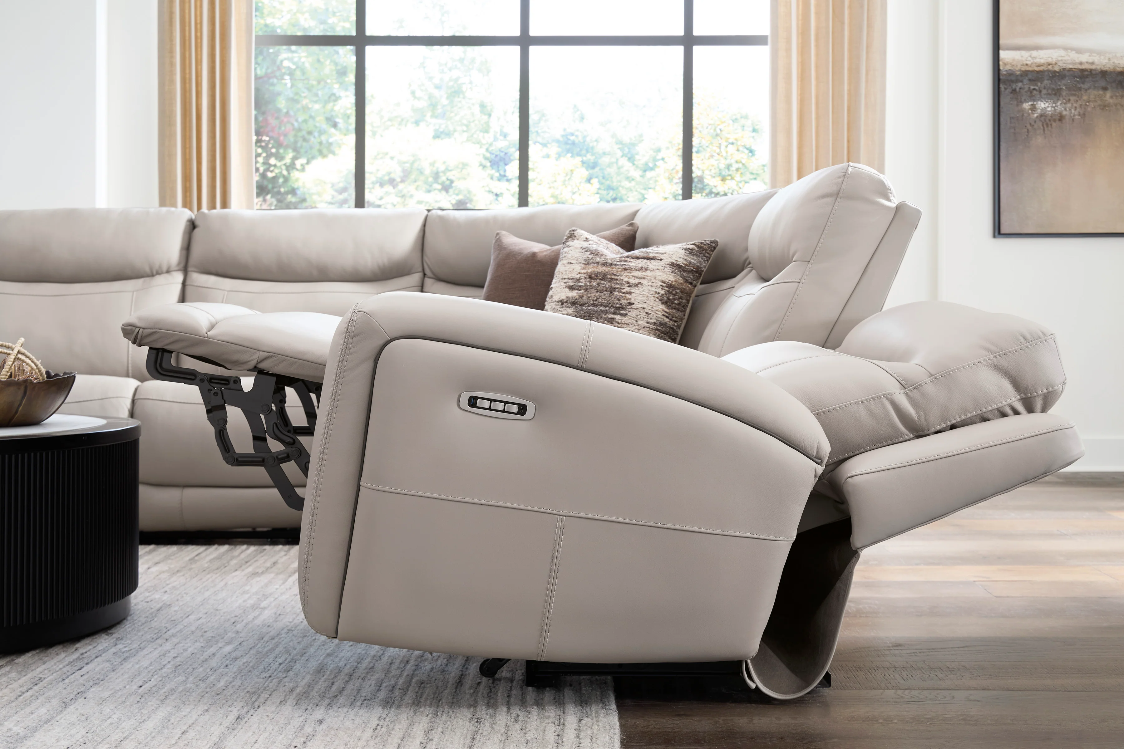 Gravier 6-Piece Power Reclining Sectional with Storage Console with Power Armless Recliner - Image 5