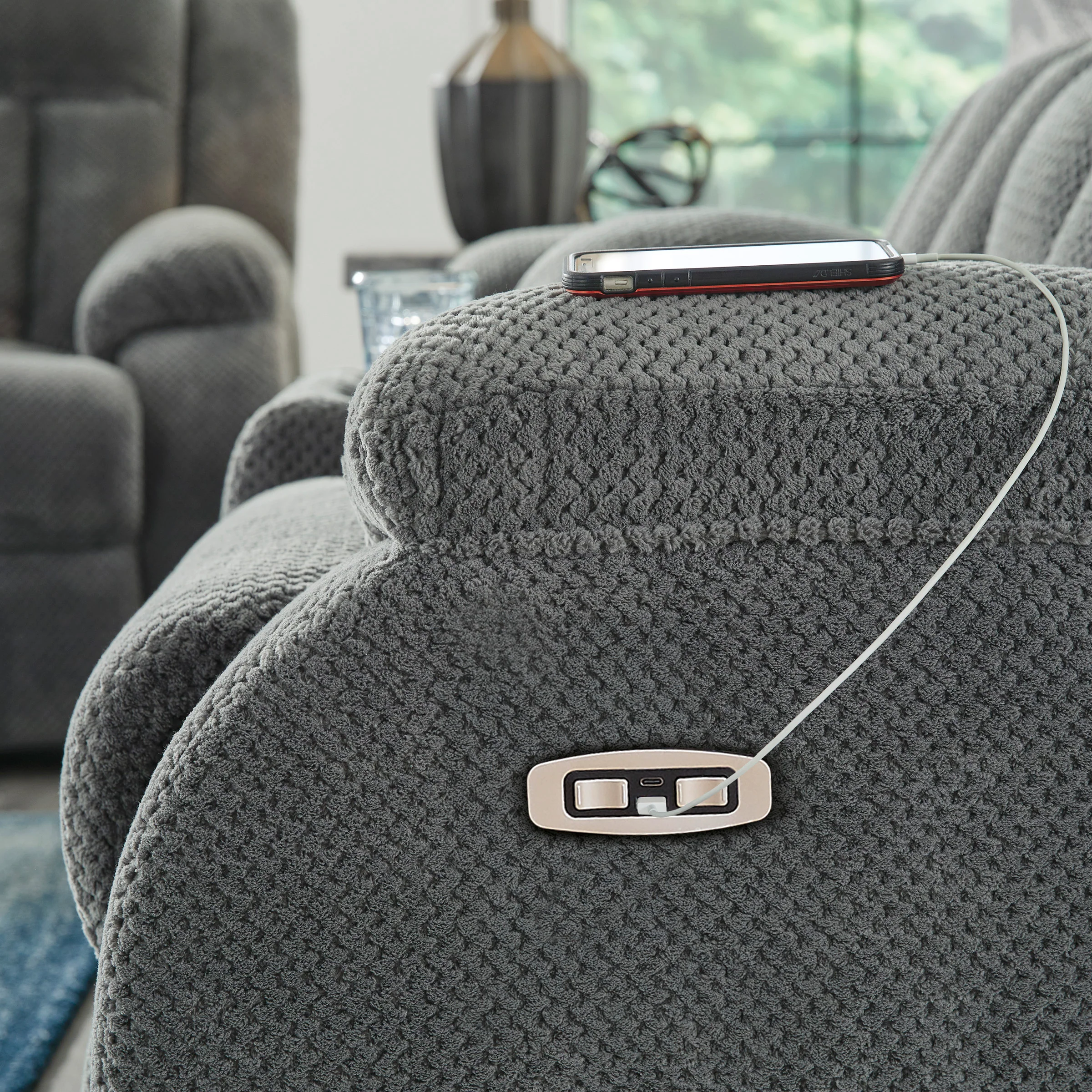 Greely Bend Power Reclining Sofa with Drop Down Table - Image 9