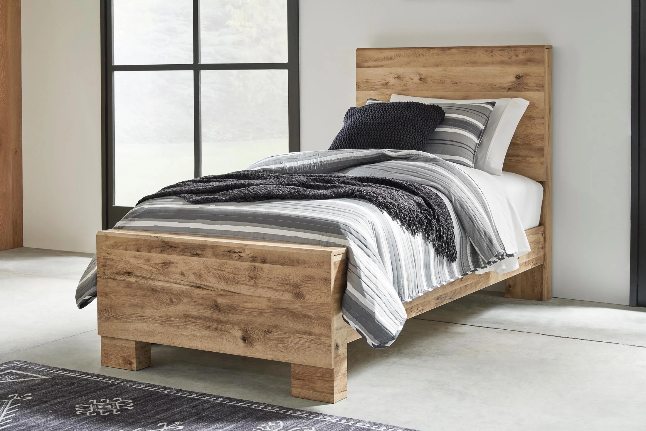 Hyanna Panel Bed - Image 2