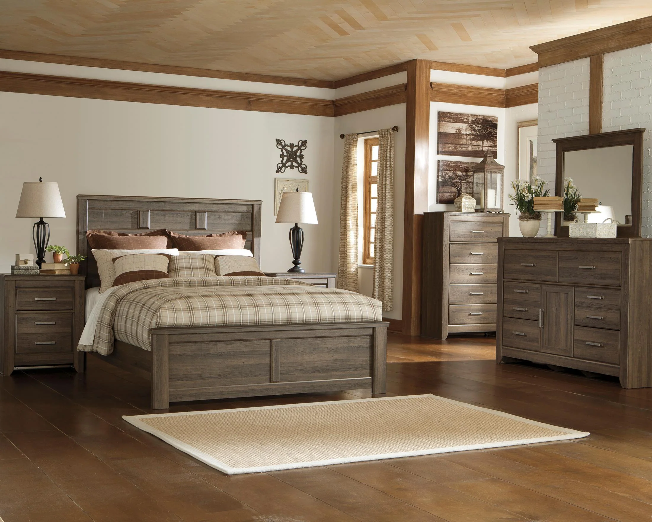 Juararo Queen Panel Bed - Image 2