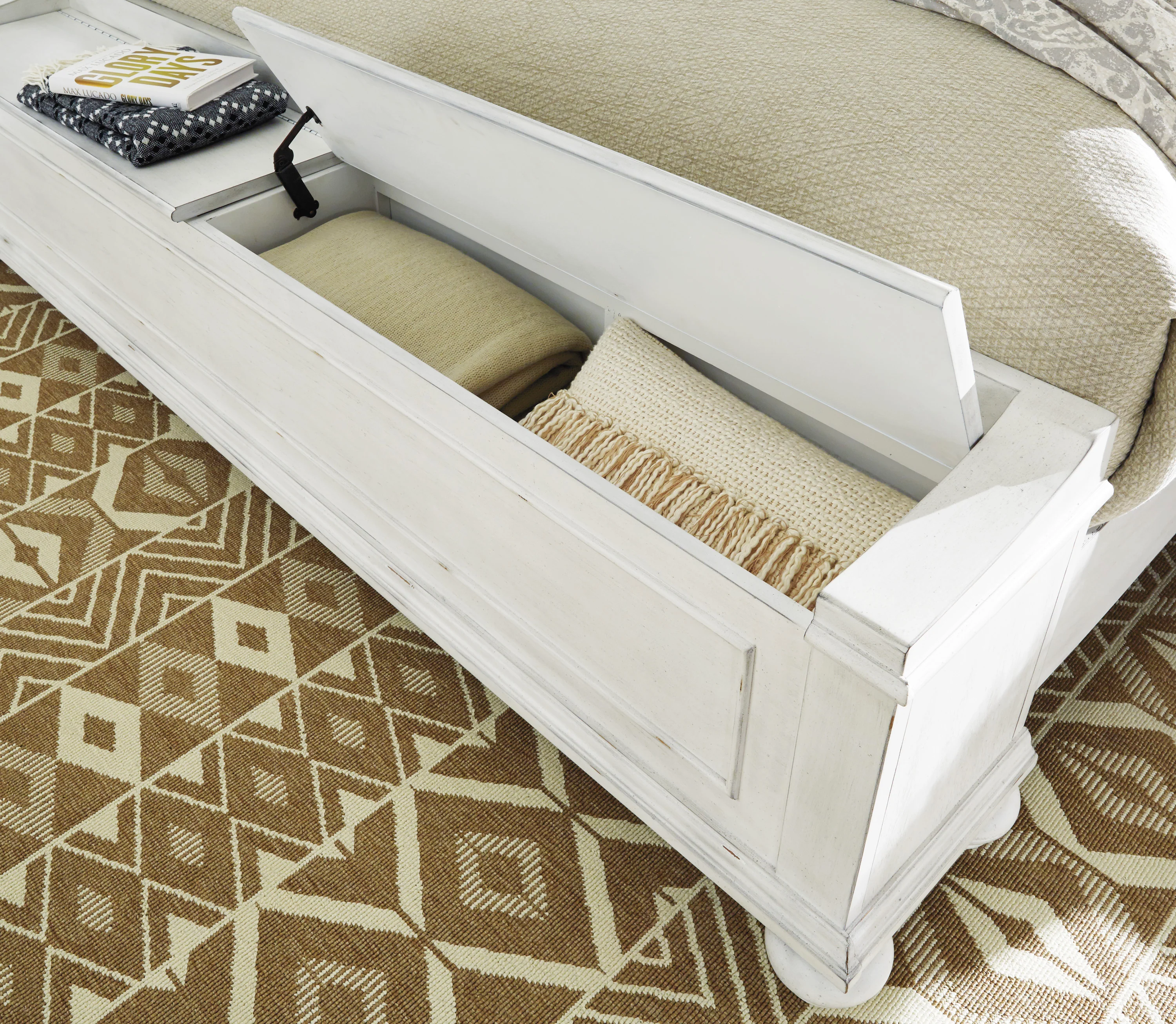 Kanwyn Panel Bed with Storage Bench - Image 8