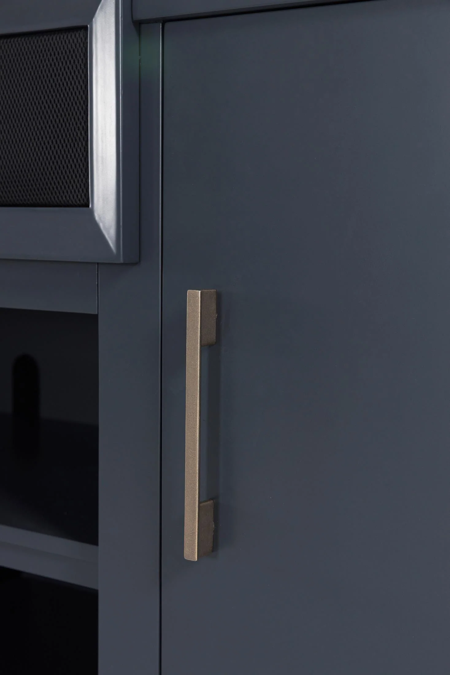 Landocken 83" TV Stand - Image 2