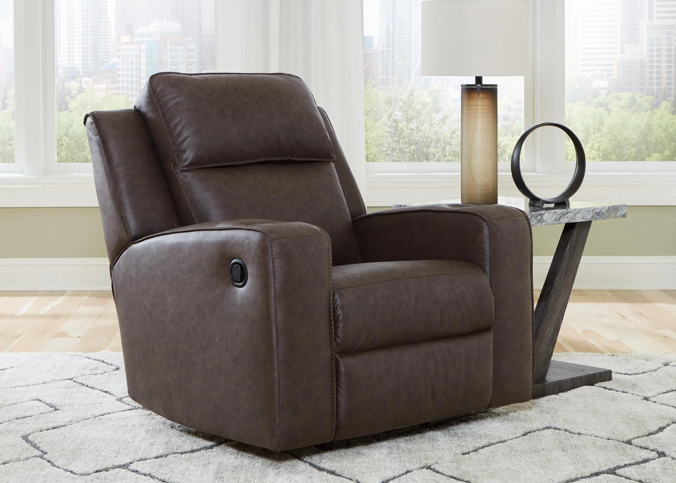 Lavenhorne Recliner - Image 2