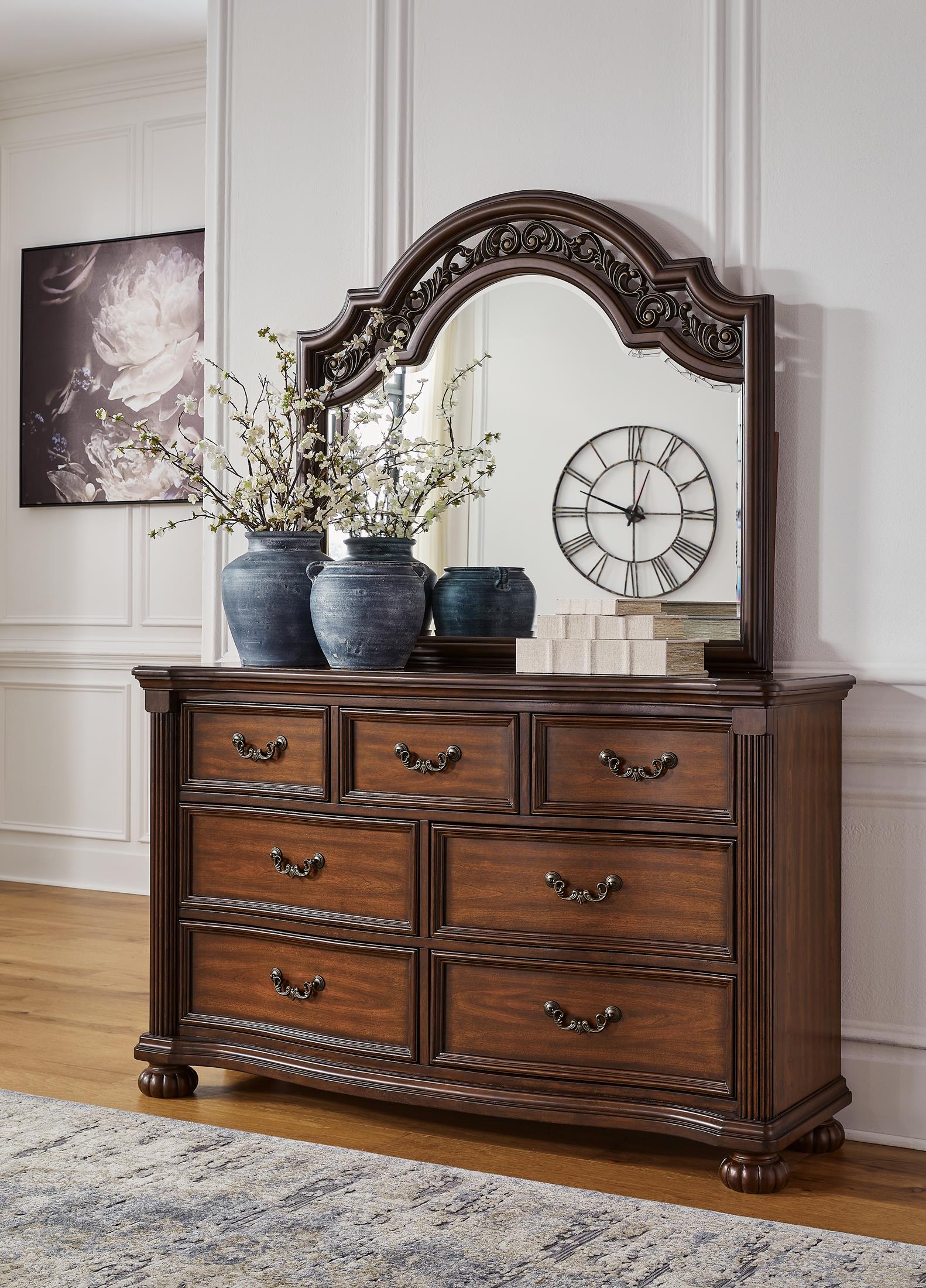 Lavinton Dresser and Mirror - Image 2