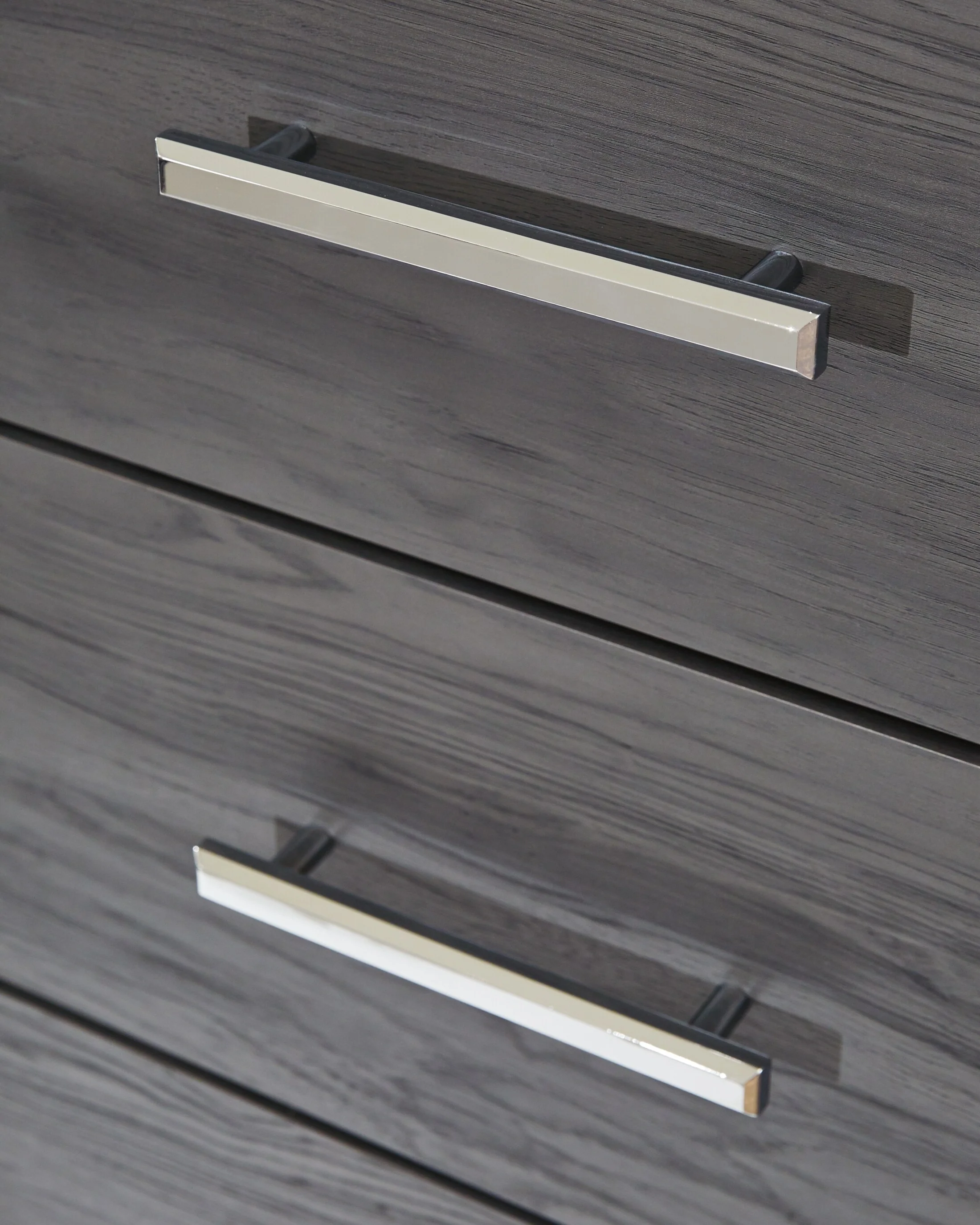 Lodanna Chest of Drawers - Image 3