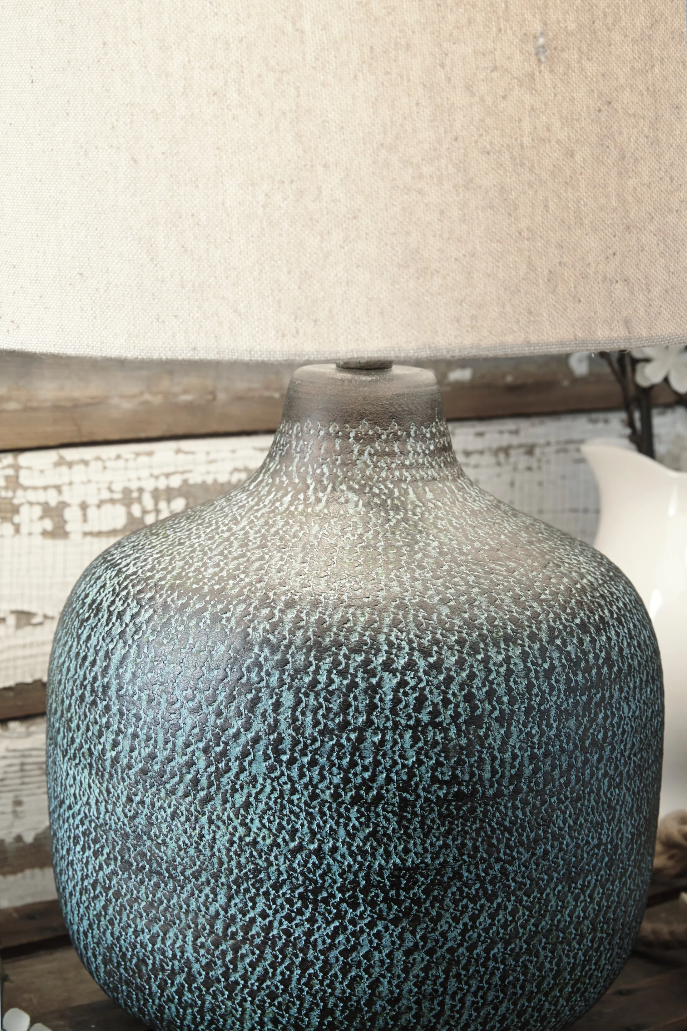 Malthace Table Lamp - Image 2