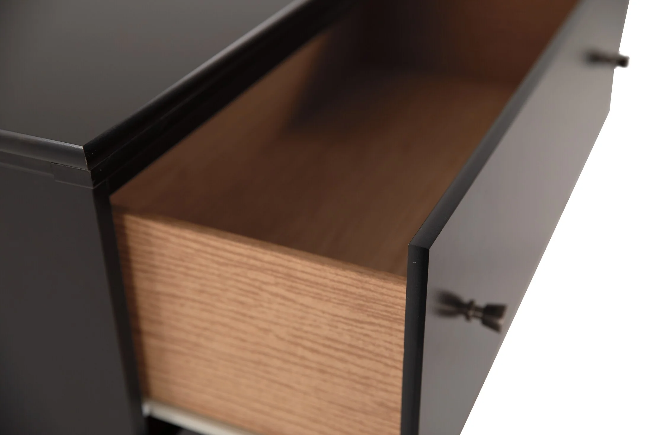 Maribel Dresser - Image 5