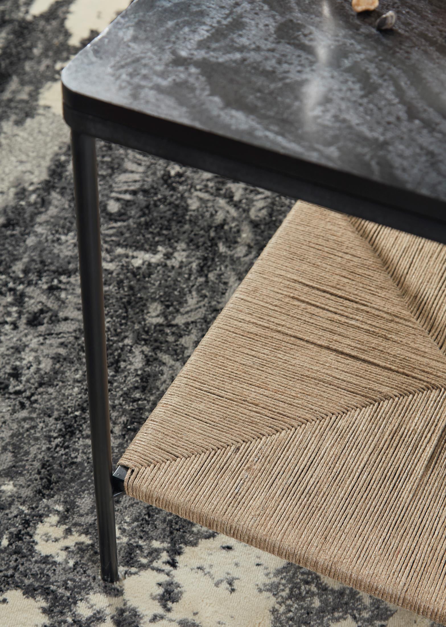 Minrich Accent Table - Image 3