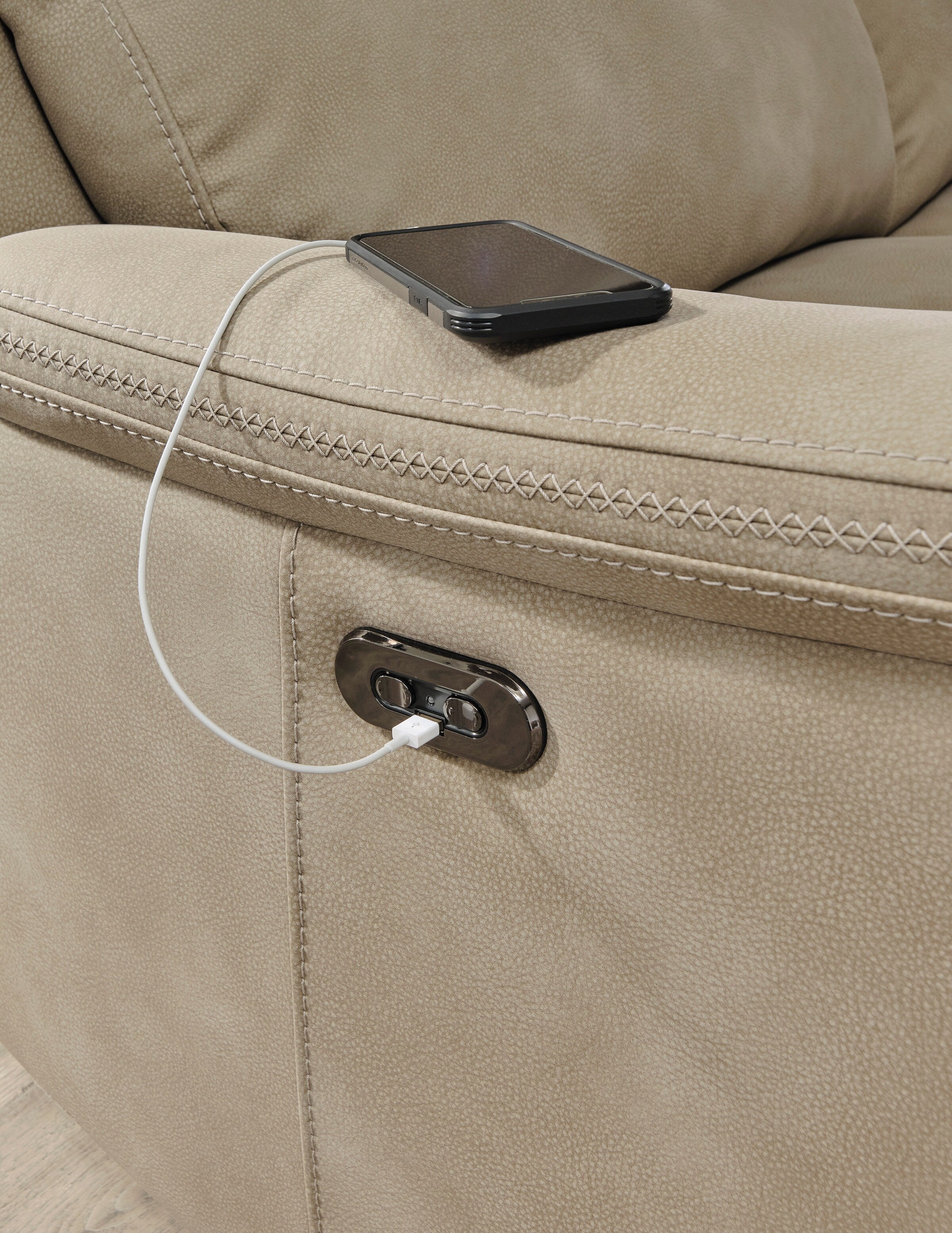 Next-Gen DuraPella Power Reclining Loveseat with Console - Image 11