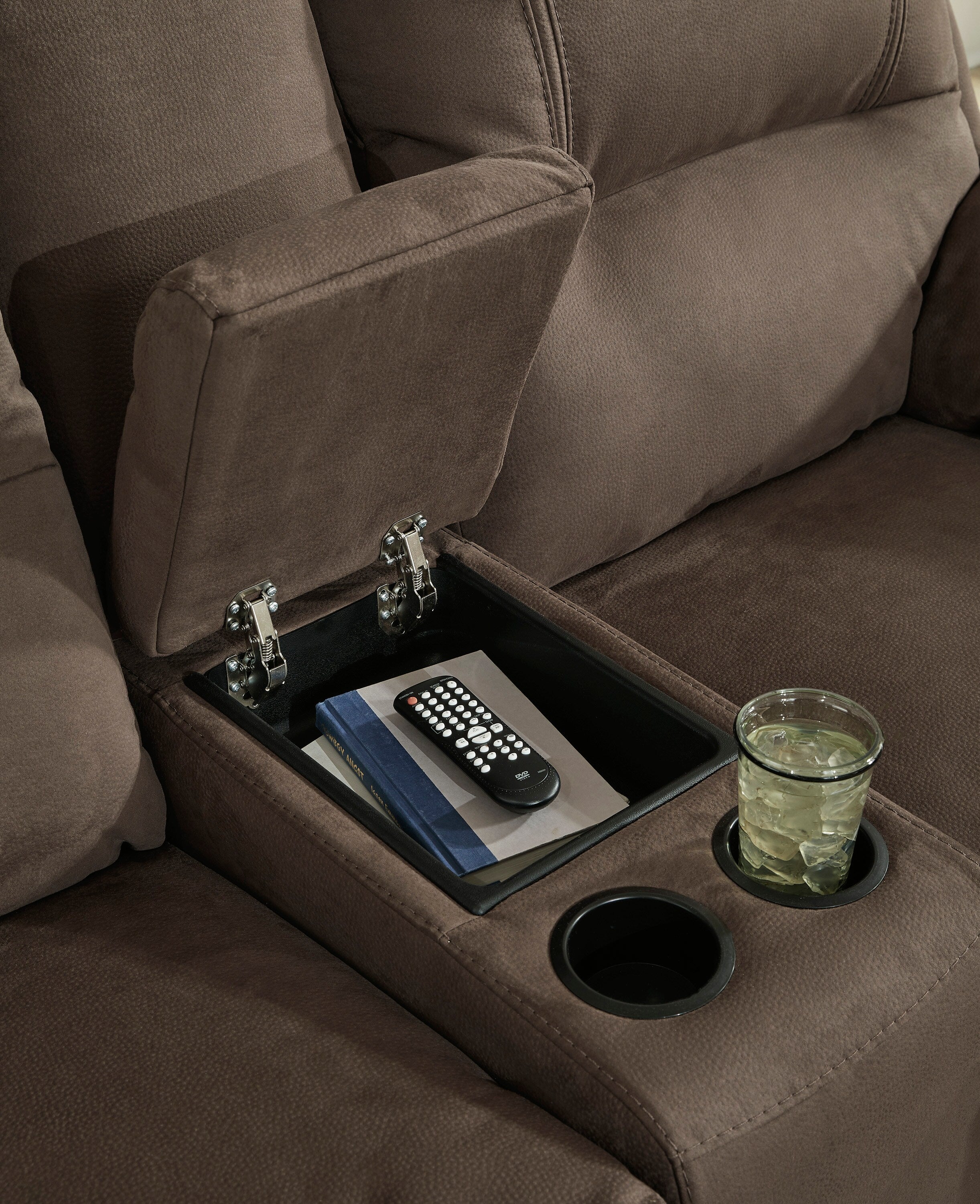 Next-Gen Gaucho Reclining Loveseat with Console - Image 15