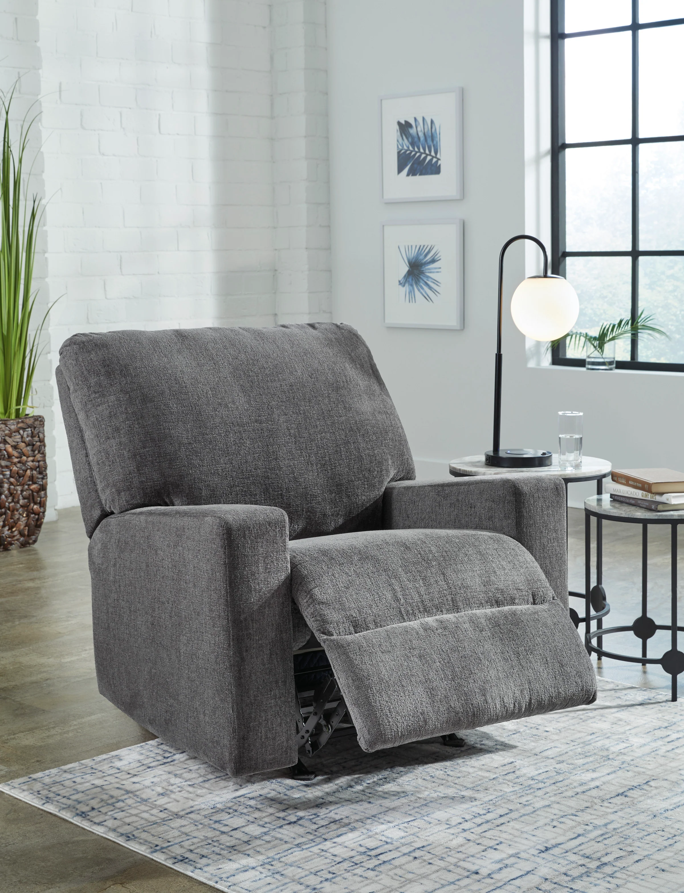 Rannis Rocker Recliner - Image 5