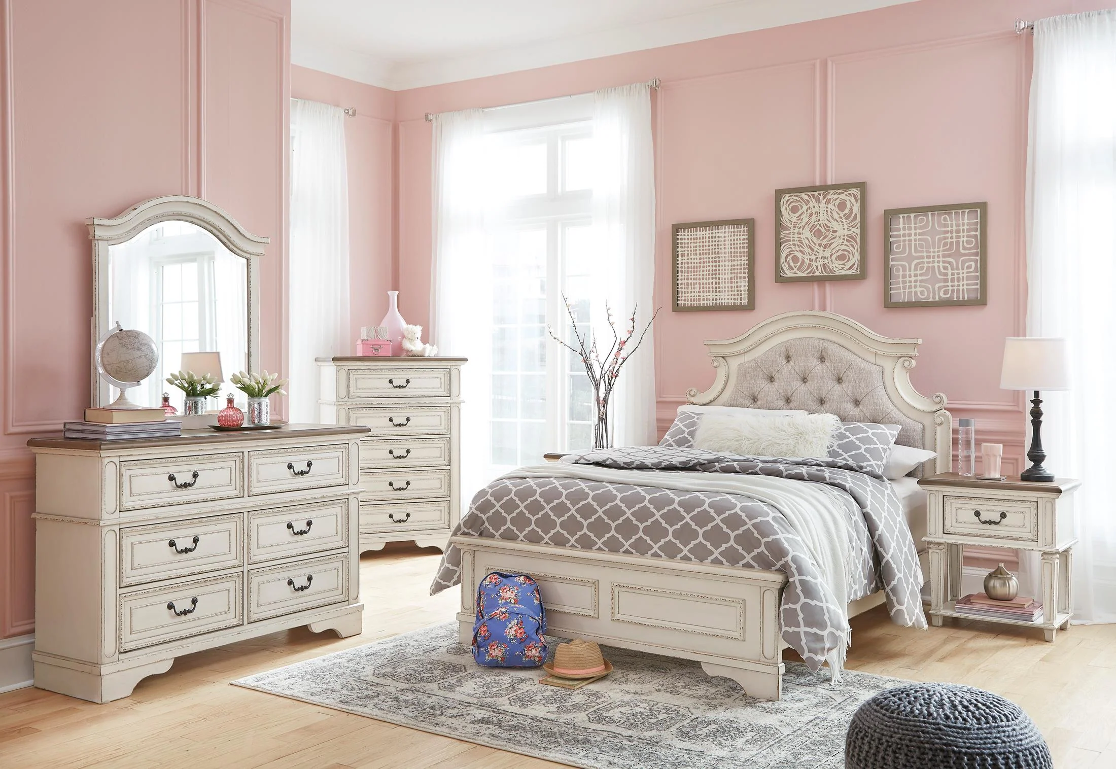 Realyn 54" 6 Drawer Dresser and Mirror - Image 2