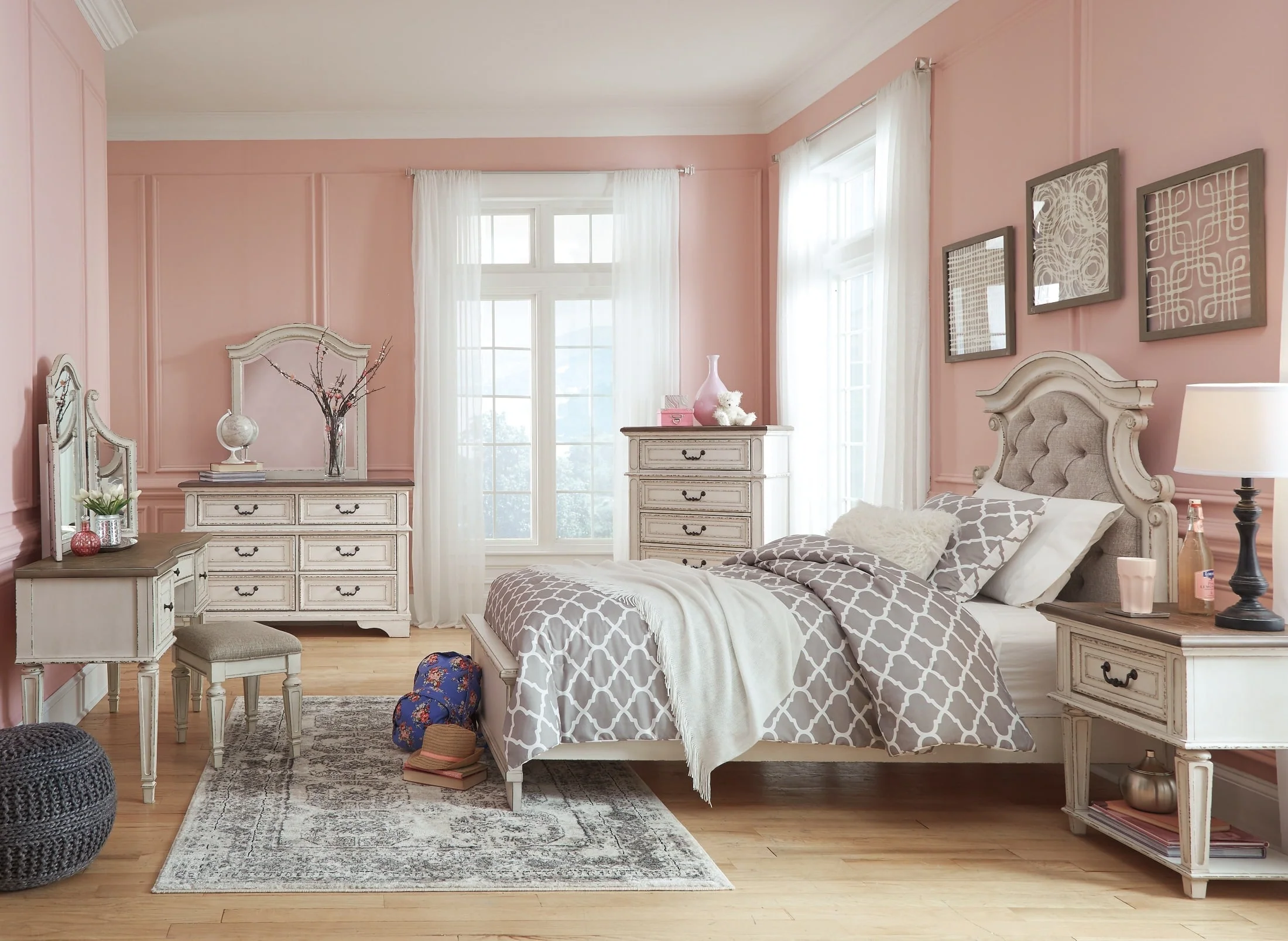 Realyn Nightstand - Image 10