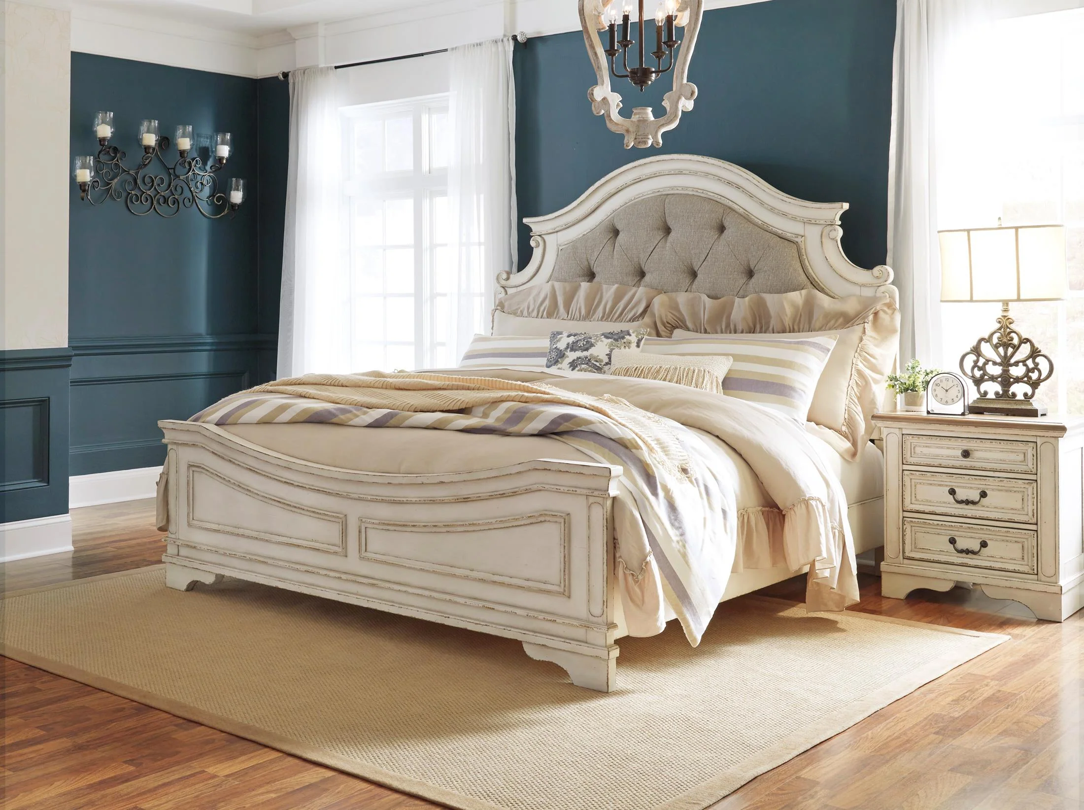Realyn Upholstered Panel Bed - Image 6