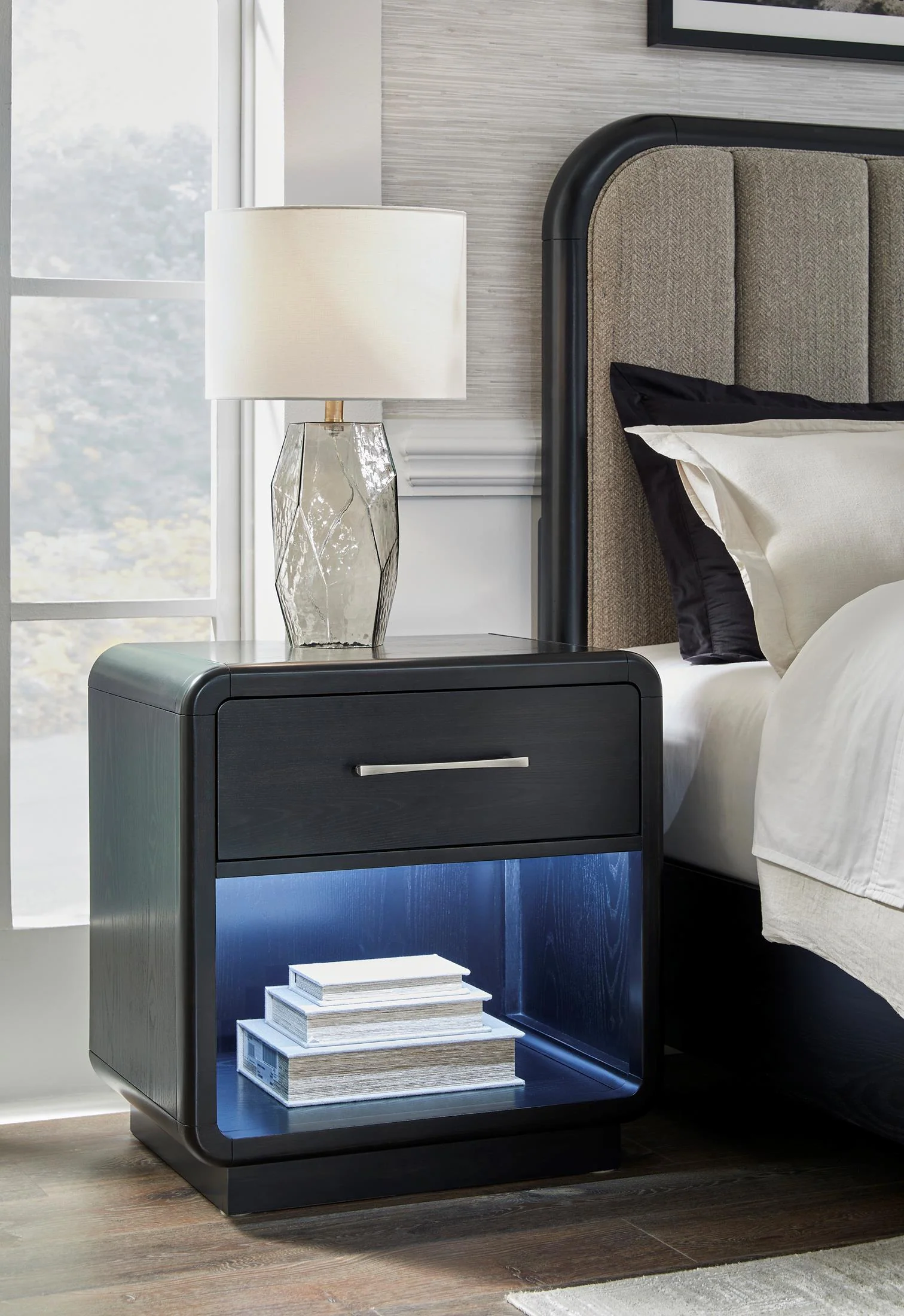Rowanbeck Nightstand - Image 2