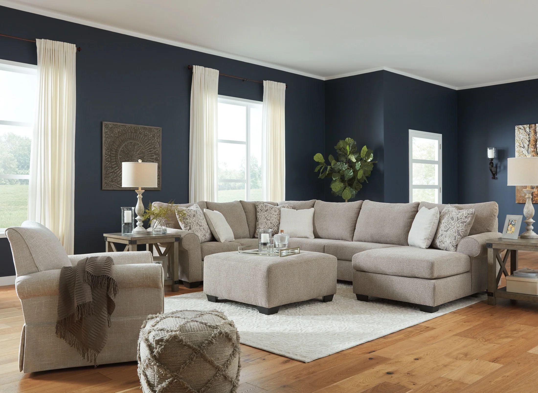 Searcy Accent Swivel Chair - Image 6