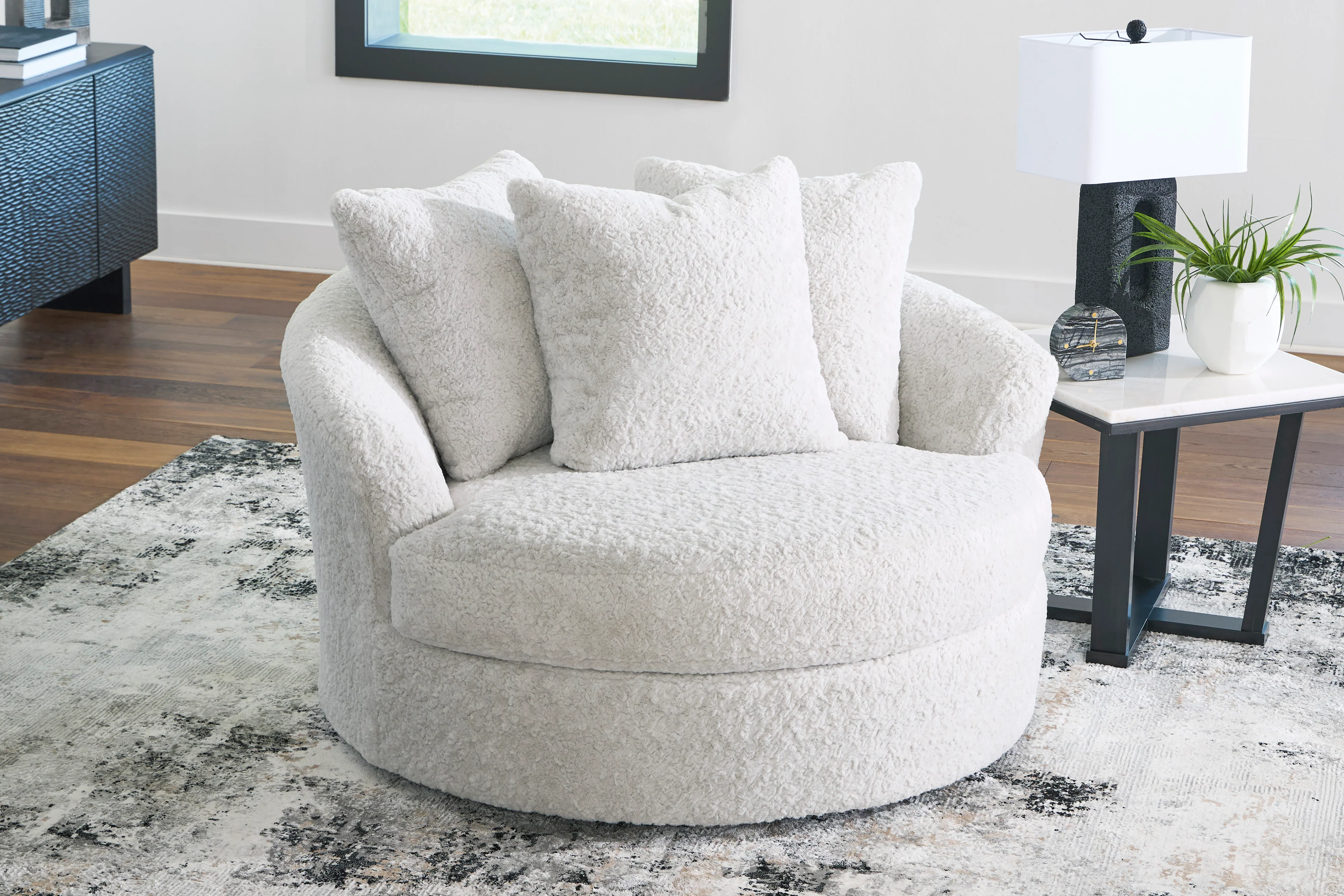 Snodoodle Oversized Swivel Accent Chair - Image 4