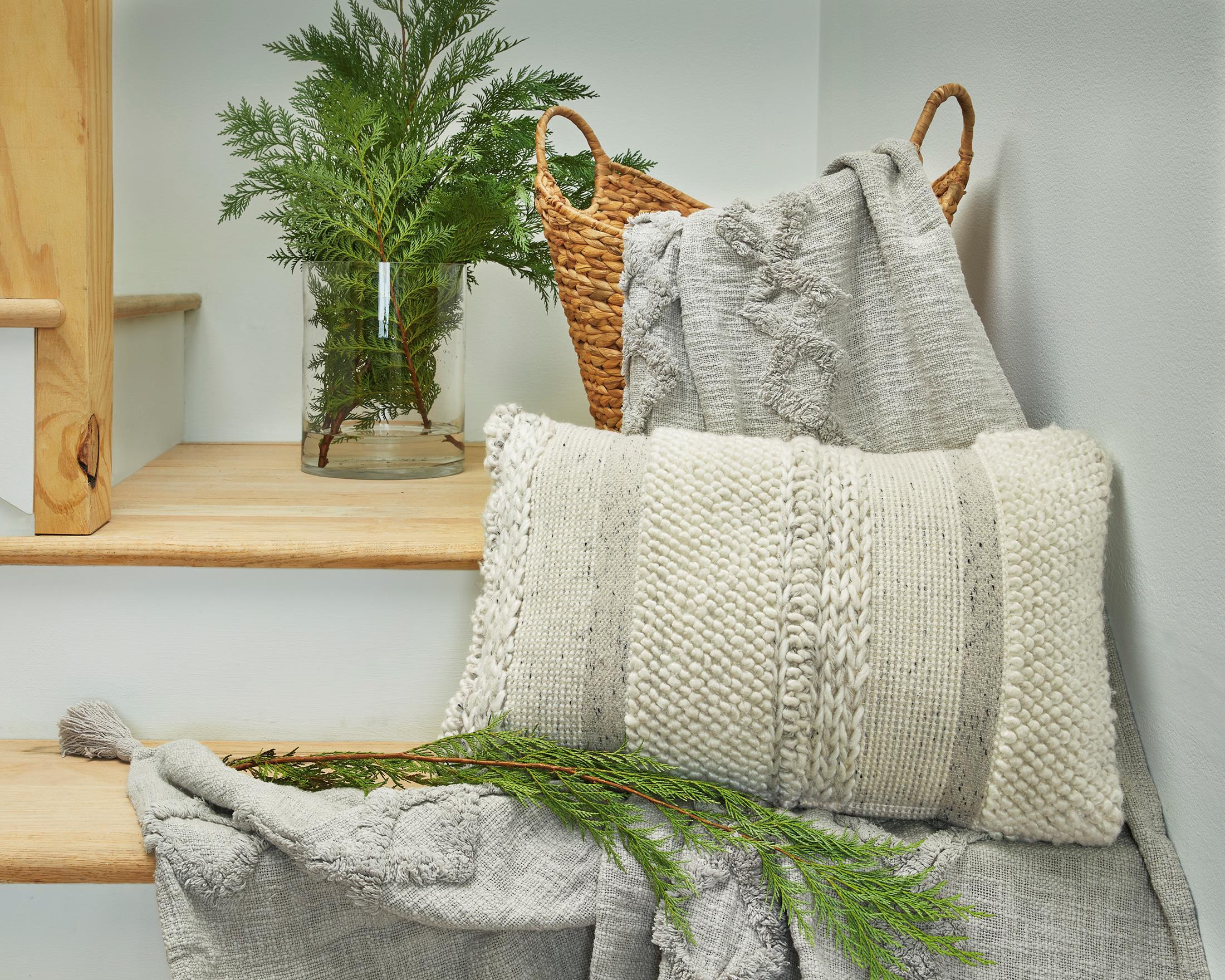 Standon Pillow - Image 2