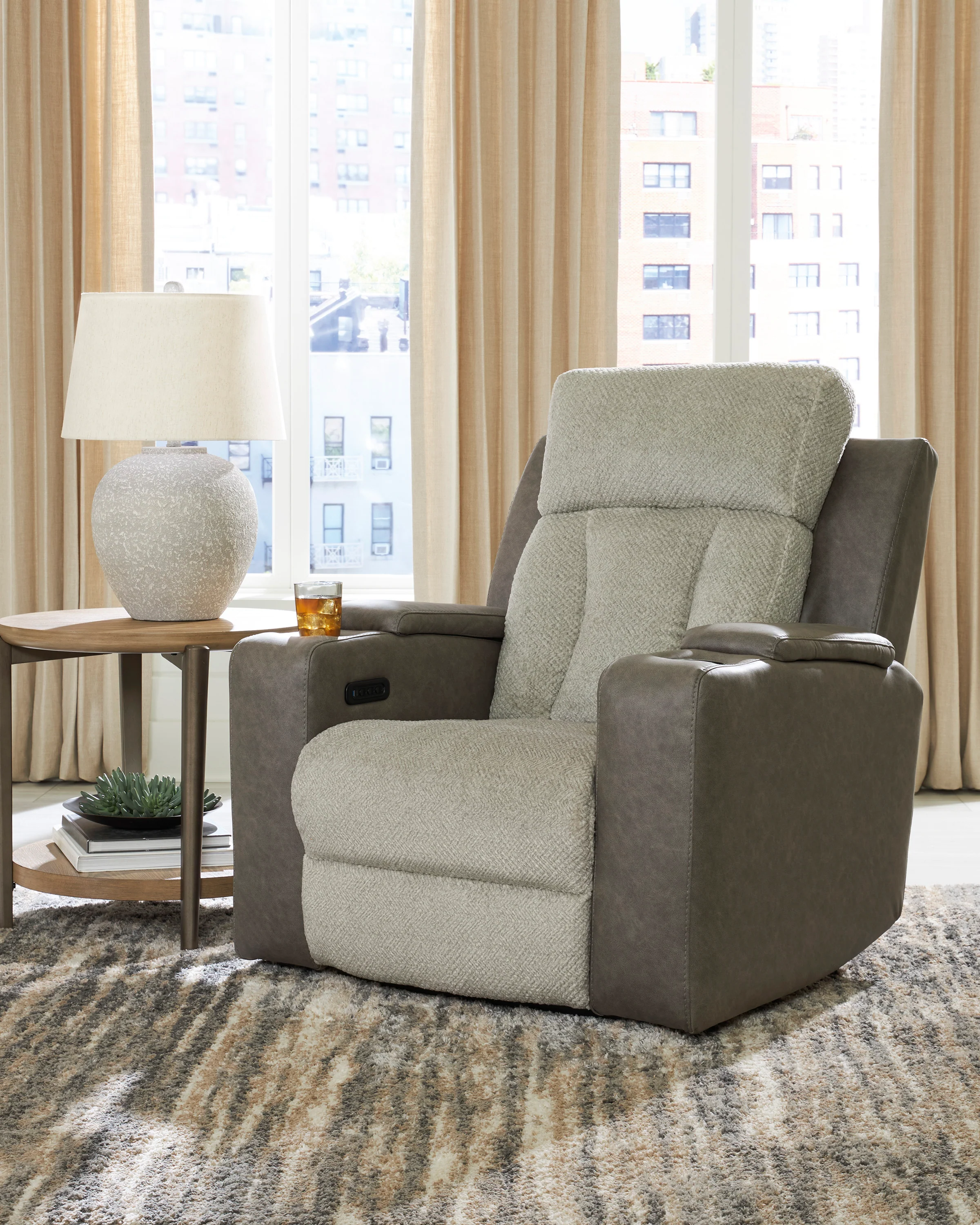 Stately Check Power Recliner - Image 3