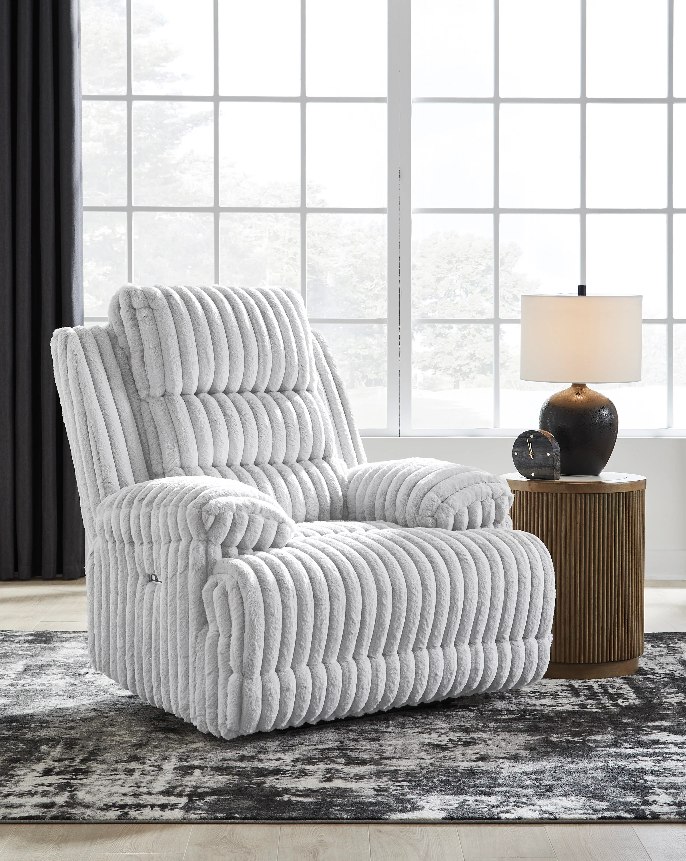Technique Zero Wall Power Recliner - Image 3