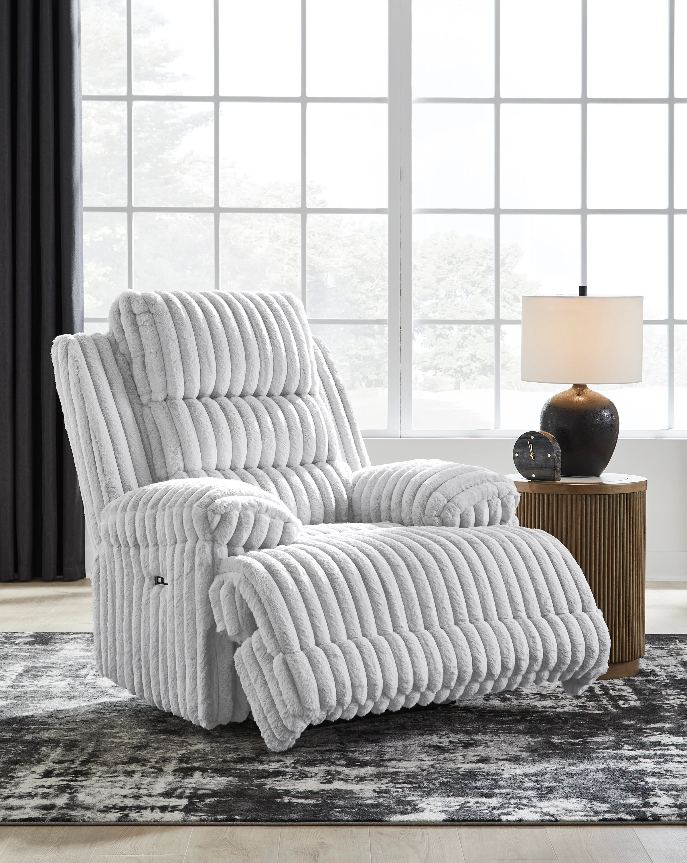 Technique Zero Wall Power Recliner - Image 5