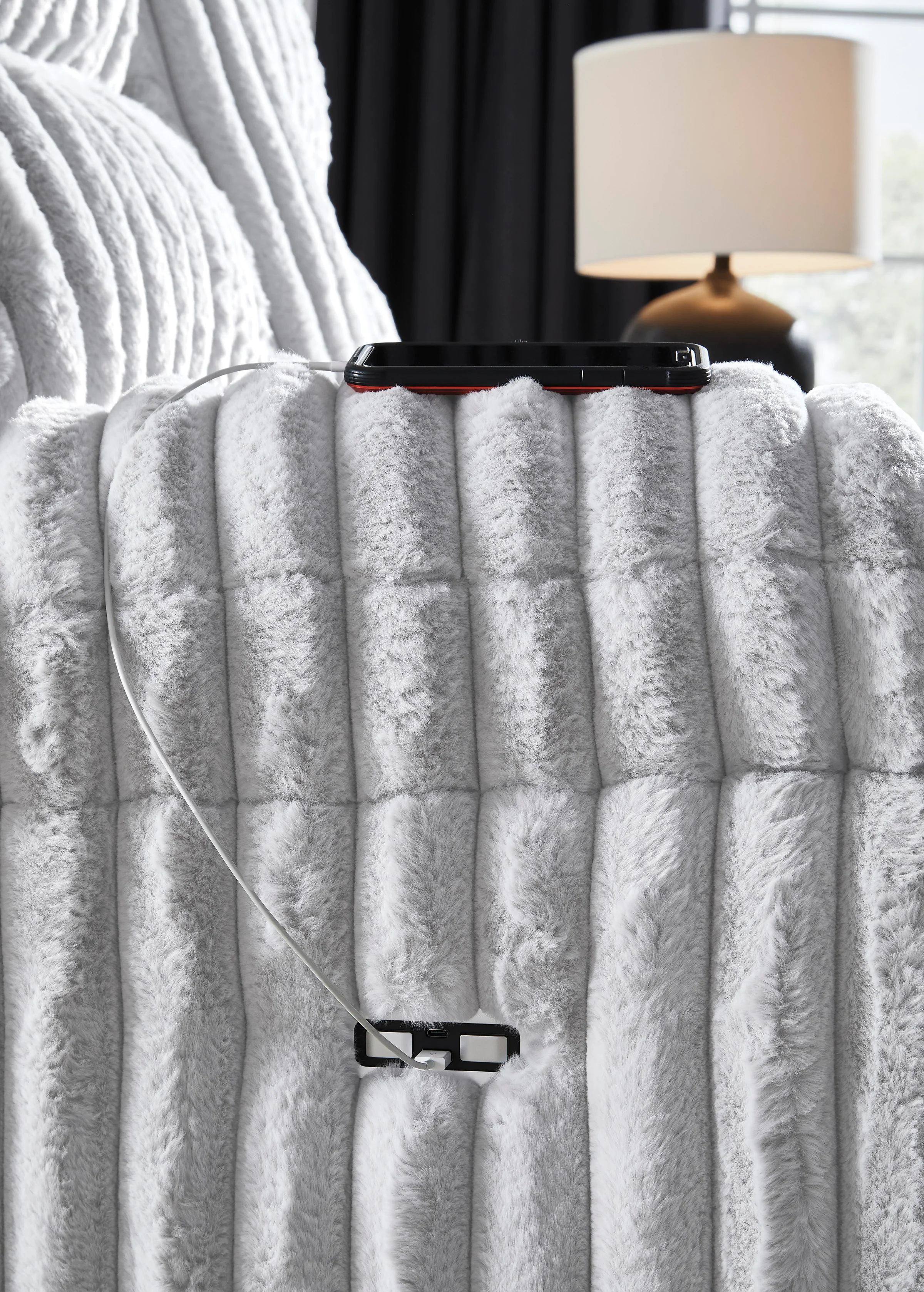 Technique Zero Wall Power Recliner - Image 7