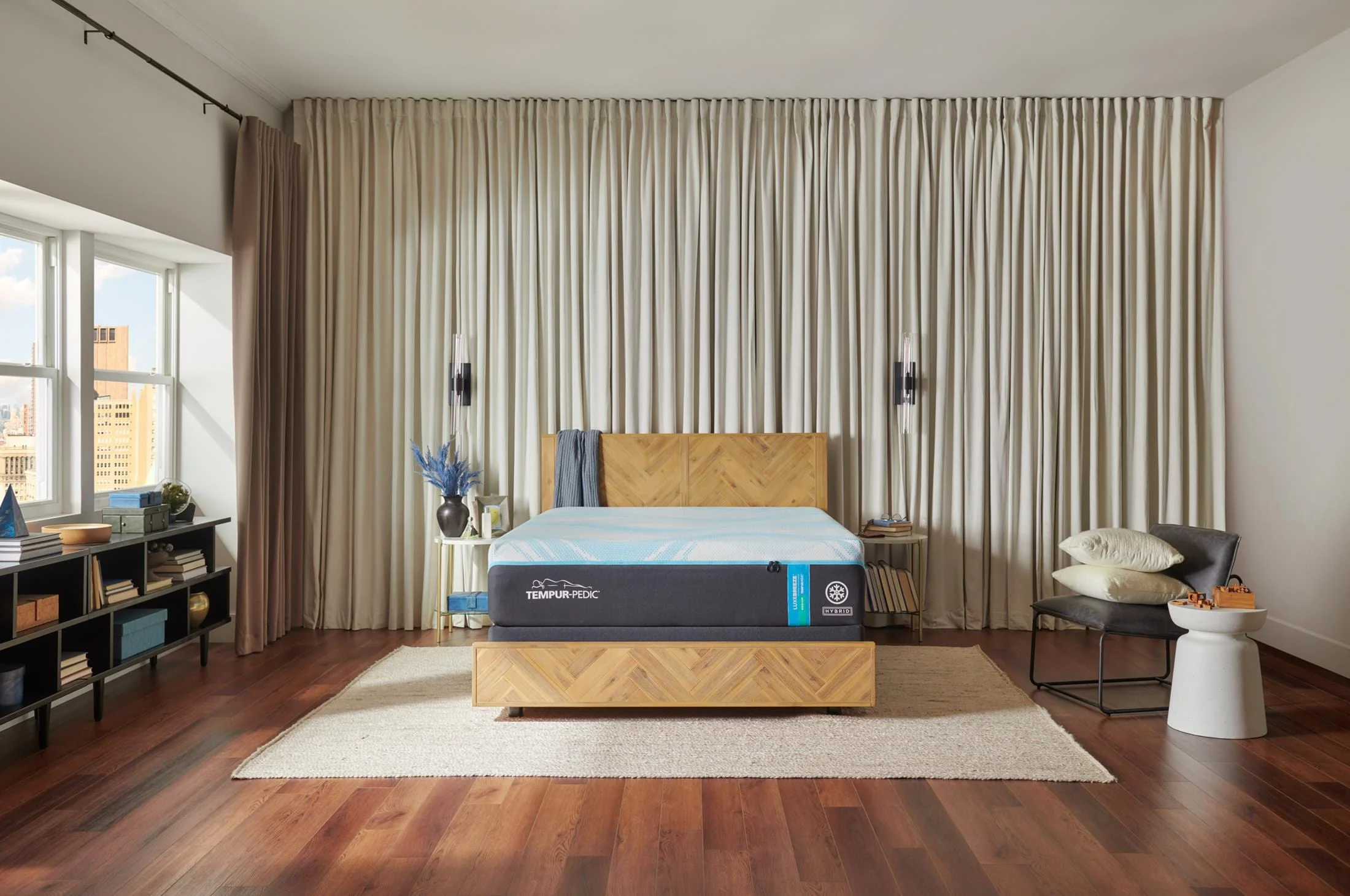 TEMPUR-LuxeBreeze Medium Hybrid Mattress - Image 13
